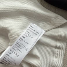 𝐂𝐞𝐥𝐢𝐧*🆕26new🪄凯旋门徽标刺绣圆领背心🖤💛🤍无袖圆领设计,修饰身线比例,上身大方又精致!腰间凯 𝐂𝐞𝐥𝐢𝐧*🆕26new🪄凯旋门徽标刺绣圆领背心🖤💛🤍无袖圆领设计,修饰身线比例,上身大方又精致!腰间凯