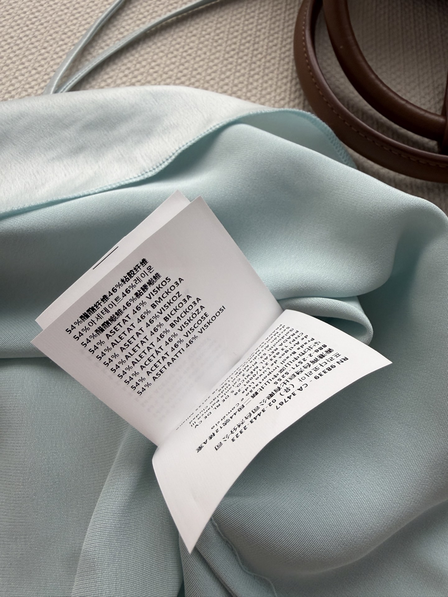 𝐌𝐢𝐮𝐌𝐢*🆕26new🪄醋酸花边吊带半裙套装👛垂感无敌的重磅醋酸材质制成，胸前白色花边设计呈现轻熟大气