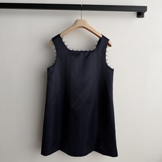 𝐌𝐢𝐮𝐌𝐢*🆕26new🪄镂空蕾丝花边藏蓝色无袖连衣裙💙💙💙夏天穿超舒服!简约大方的设计,领口和肩部有精 𝐌𝐢𝐮𝐌𝐢*🆕26new🪄镂空蕾丝花边藏蓝色无袖连衣裙💙💙💙夏天穿超舒服!简约大方的设计,领口和肩部有精
