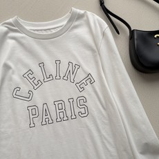 Celin*🆕白色长袖T恤,采用纯棉平纹针织面料,胸前以黑色线条勾勒出“CELINE PARIS”字样, Celin*🆕白色长袖T恤,采用纯棉平纹针织面料,胸前以黑色线条勾勒出“CELINE PARIS”字样,