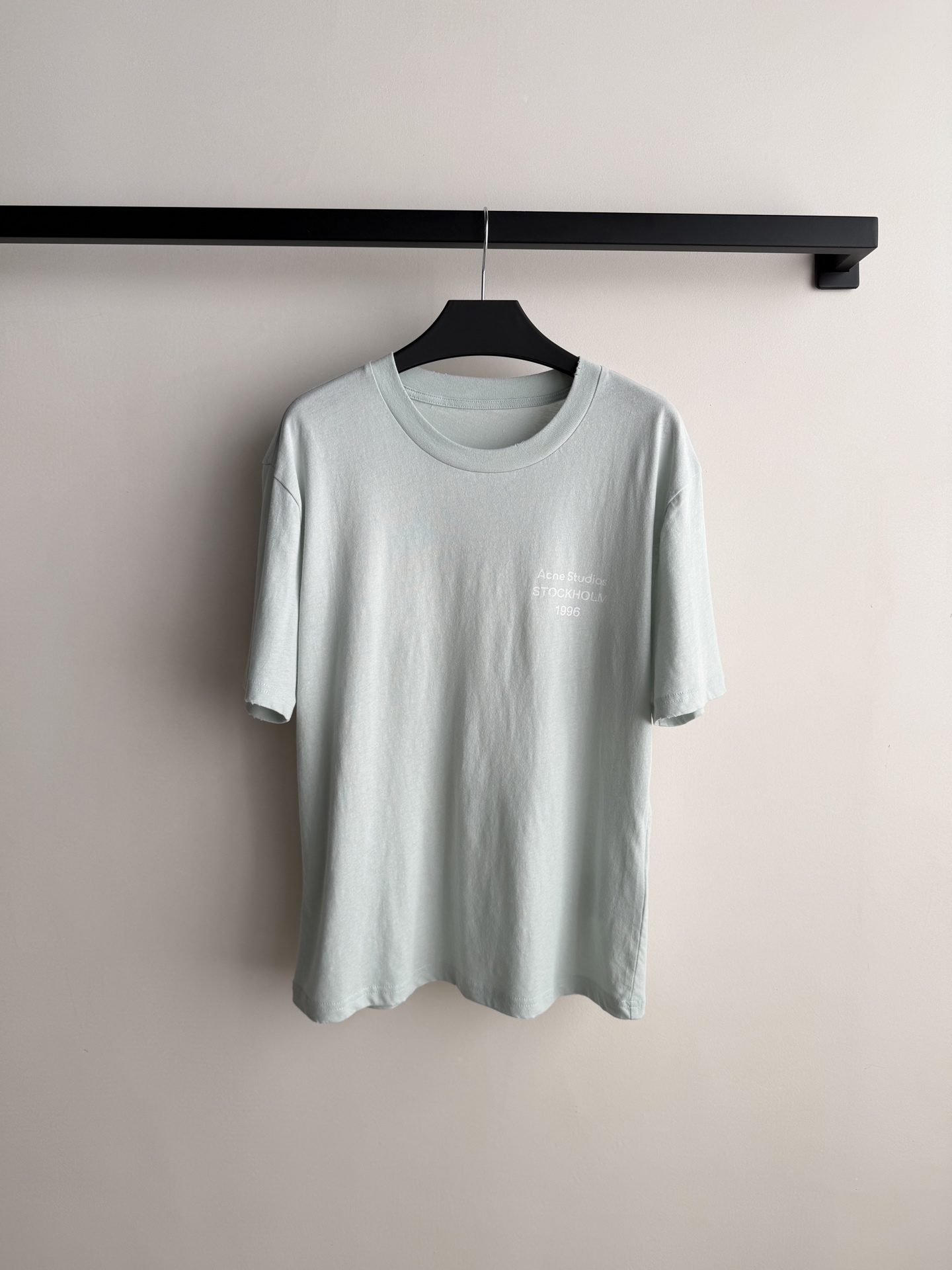 Acne Studio*26早秋新品1996系列薄荷绿 短袖T恤，85%棉+15%麻混纺，亲肤透气，带自然水洗肌理感。正