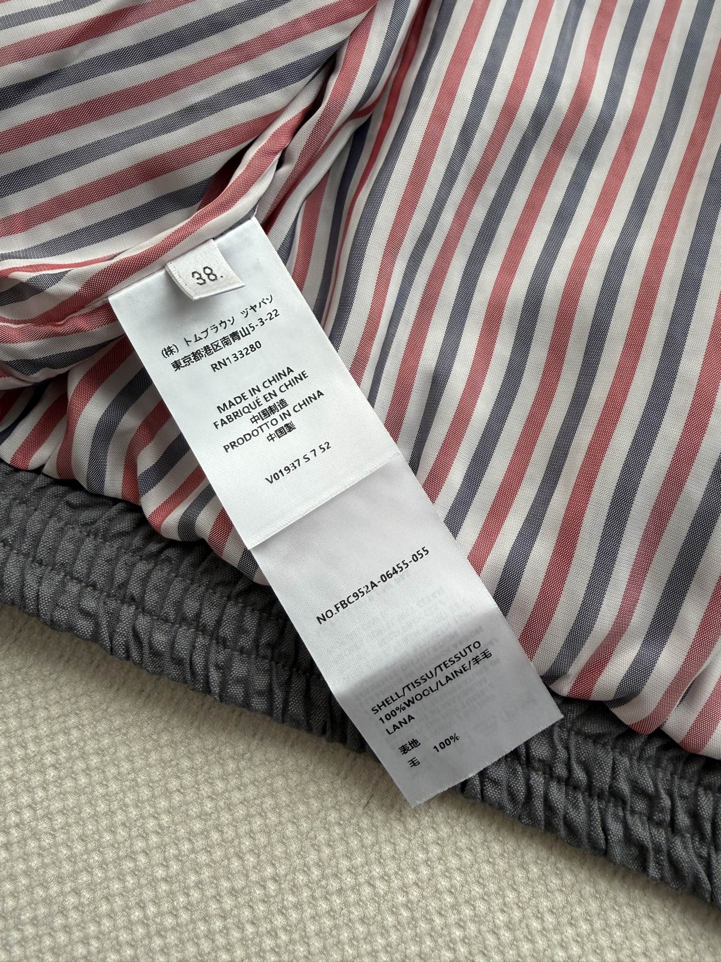 Thom Brown*🆕26年春夏新款泡泡纱套装也太绝了！🩶高级灰泡泡纱面料，自带立体肌理感，比普通面料更显质感，完全不