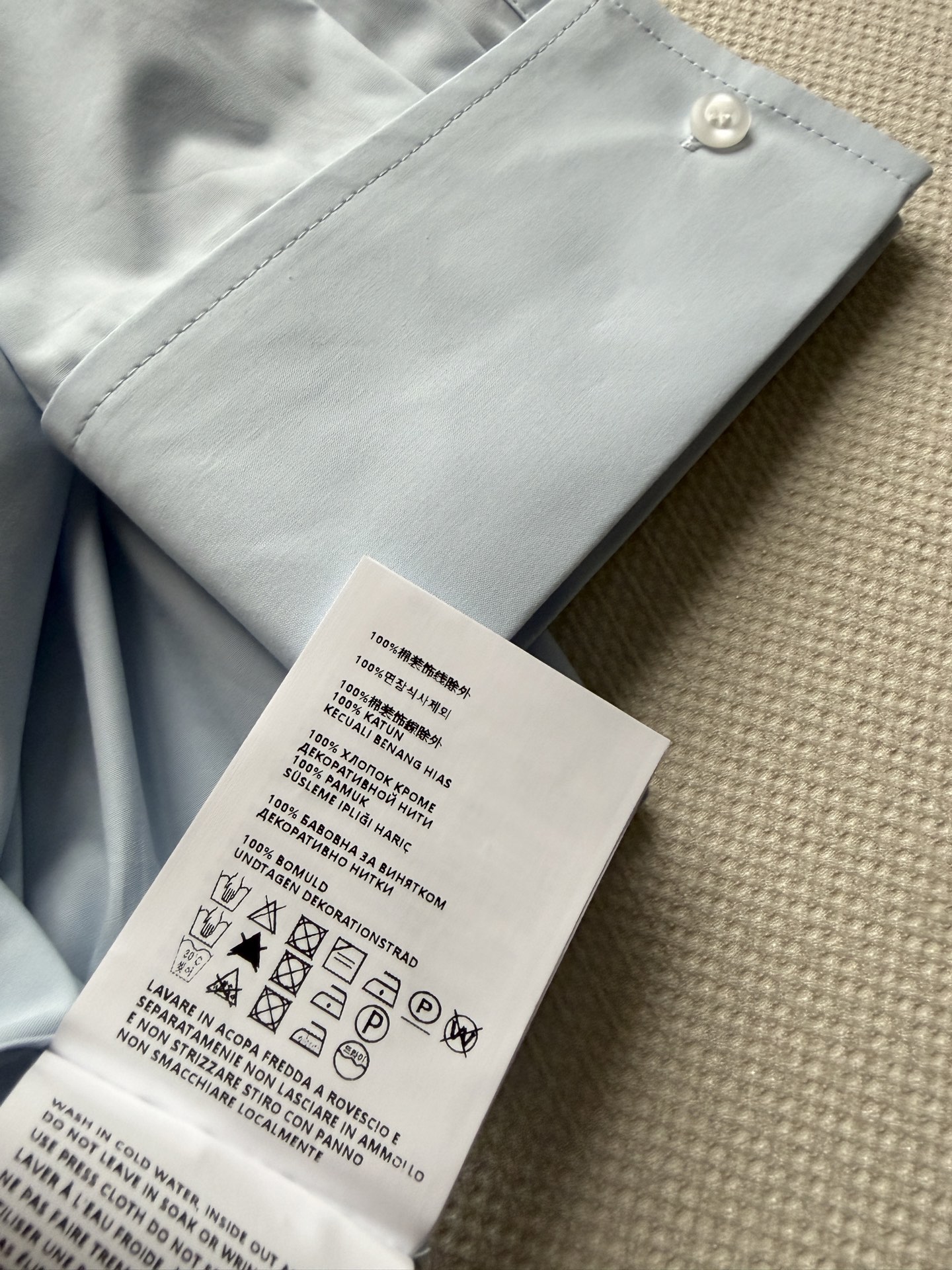 PRAD*🆕26早秋新品翻领带领结衬衫 简约设计+蝴蝶结领口（可拆卸），清新优雅气质满分！棉质面料，早秋穿超透气舒适，宽