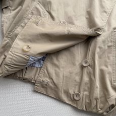 𝗔𝗰𝗻𝗲 𝗦𝘁𝘂𝗱𝗶𝗼🆕26new🪄翻领收腰短款风衣🧥双排扣开合扣版型,下摆微弹松紧设计对身材包容度非常友好~短款阔版显 𝗔𝗰𝗻𝗲 𝗦𝘁𝘂𝗱𝗶𝗼🆕26new🪄翻领收腰短款风衣🧥双排扣开合扣版型,下摆微弹松紧设计对身材包容度非常友好~短款阔版显