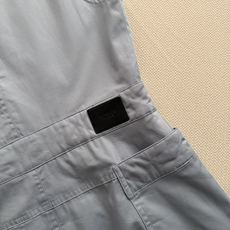 Hermè*🆕26秋冬系列的马甲西装连衣裙 经典的logo装饰扣 整体走的是低调通勤路线。"老钱风通勤天花板",搭配高领 Hermè*🆕26秋冬系列的马甲西装连衣裙 经典的logo装饰扣 整体走的是低调通勤路线。"老钱风通勤天花板",搭配高领