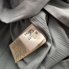 Hermè*🆕26秋冬系列的马甲西装连衣裙 经典的logo装饰扣 整体走的是低调通勤路线。"老钱风通勤天花板",搭配高领 Hermè*🆕26秋冬系列的马甲西装连衣裙 经典的logo装饰扣 整体走的是低调通勤路线。"老钱风通勤天花板",搭配高领
