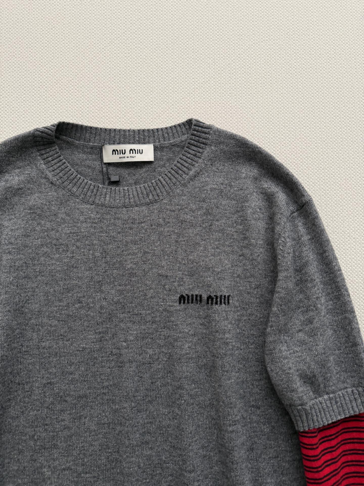miumi*🆕新款，羊毛针织🧶假两件拼袖设计💕ＳＭＬ.