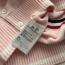 𝐓𝐡𝐨𝐦 𝐁𝐫𝐨𝐰𝐧*🆕26new🪄 七夕限定〰️可爱腊肠犬刺绣背心🩷🎀🎀 浅粉撞白包边针织马甲,清新减龄学院风!侧边纽 𝐓𝐡𝐨𝐦 𝐁𝐫𝐨𝐰𝐧*🆕26new🪄 七夕限定〰️可爱腊肠犬刺绣背心🩷🎀🎀 浅粉撞白包边针织马甲,清新减龄学院风!侧边纽