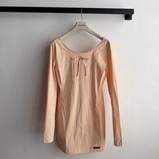𝐌𝐢𝐮𝐌𝐢*🆕26new🪄 少女风U领蝴蝶结收腰长袖 U领蝴蝶结设计大方领搭配同色系小蝴蝶结,甜美少女感十足~独家定制进 𝐌𝐢𝐮𝐌𝐢*🆕26new🪄 少女风U领蝴蝶结收腰长袖 U领蝴蝶结设计大方领搭配同色系小蝴蝶结,甜美少女感十足~独家定制进