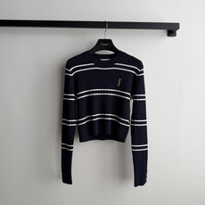 𝑌𝑣𝑒𝑠 𝑆𝑎𝑖𝑛𝑡 𝐿𝑎𝑢𝑟𝑒𝑛*早秋新品羊毛混纺长袖上衣 藏蓝色羊毛混纺面料 撞色条纹图案 饰品牌标识刺绣 罗纹圆领 𝑌𝑣𝑒𝑠 𝑆𝑎𝑖𝑛𝑡 𝐿𝑎𝑢𝑟𝑒𝑛*早秋新品羊毛混纺长袖上衣 藏蓝色羊毛混纺面料 撞色条纹图案 饰品牌标识刺绣 罗纹圆领