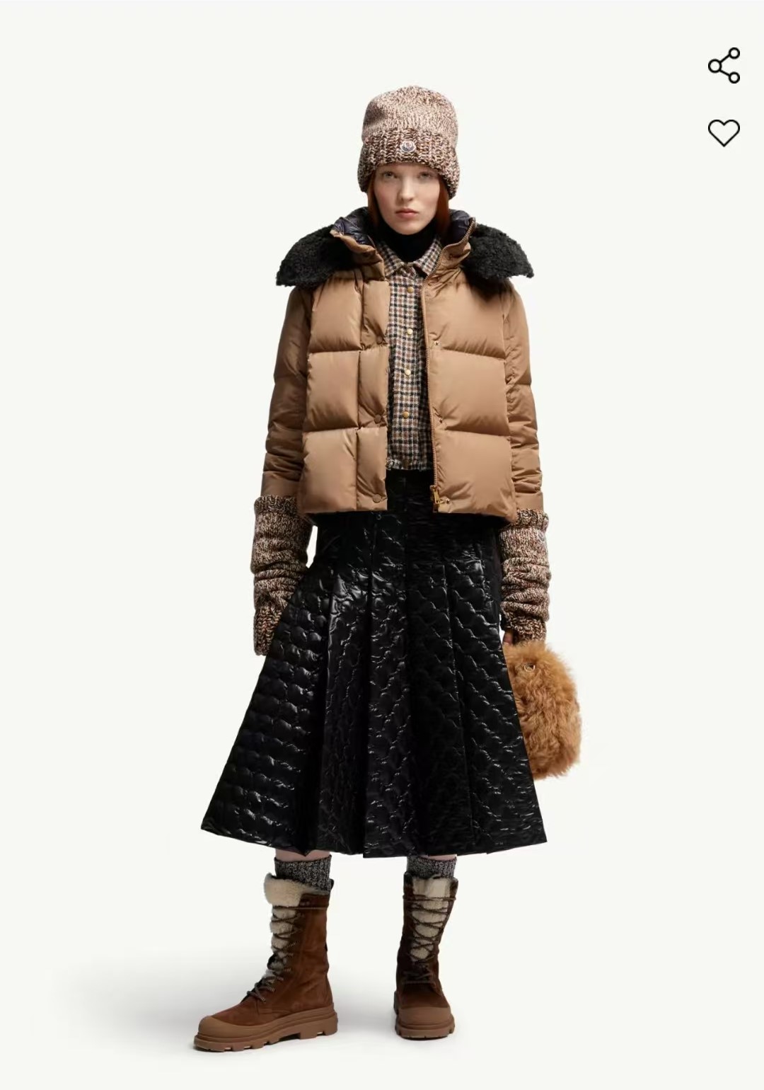 Moncler Castelnou Veste Courte Matelassée à Capuche pour Femme - Élégance et Chaleur