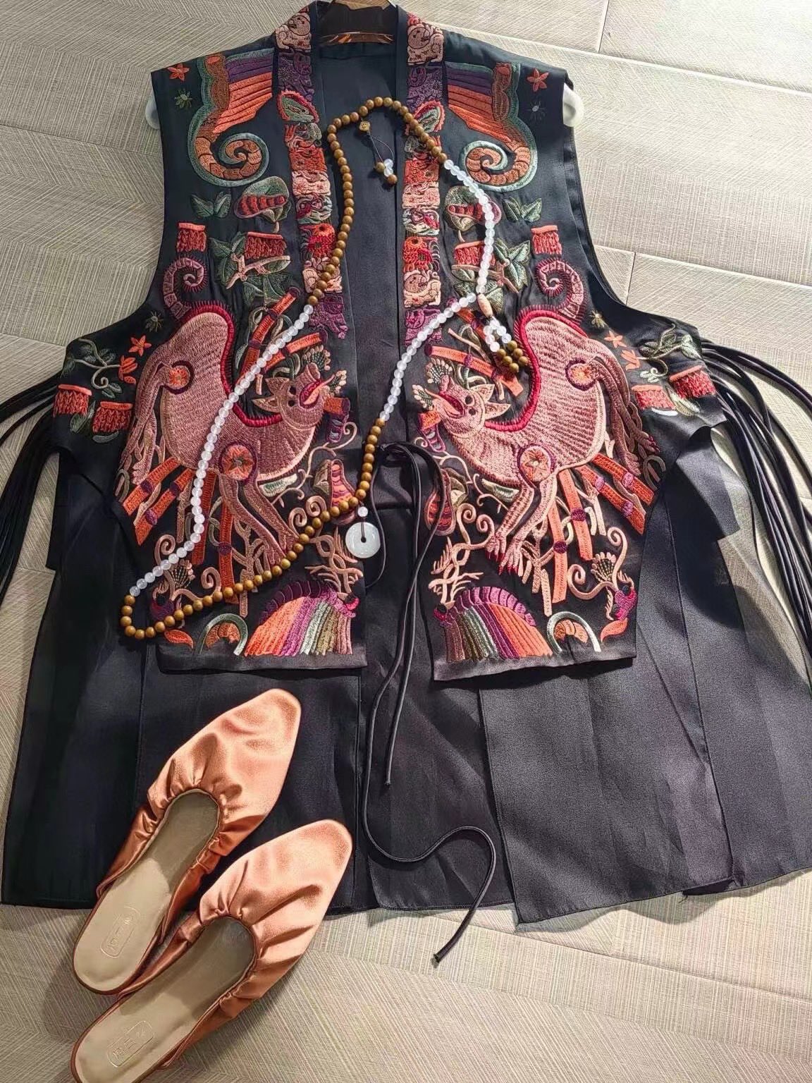 High-End Women’s Suit with DG Rollout and Embroidered Horse Armor Available - 图片 6