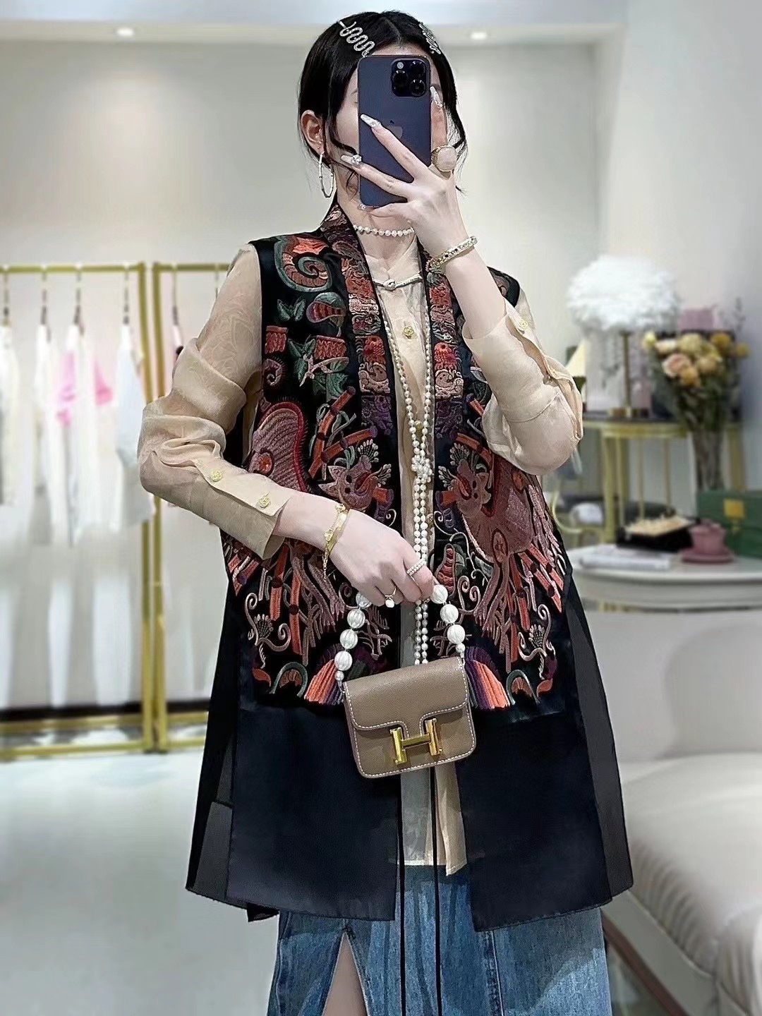 High-End Women’s Suit with DG Rollout and Embroidered Horse Armor Available - 图片 3