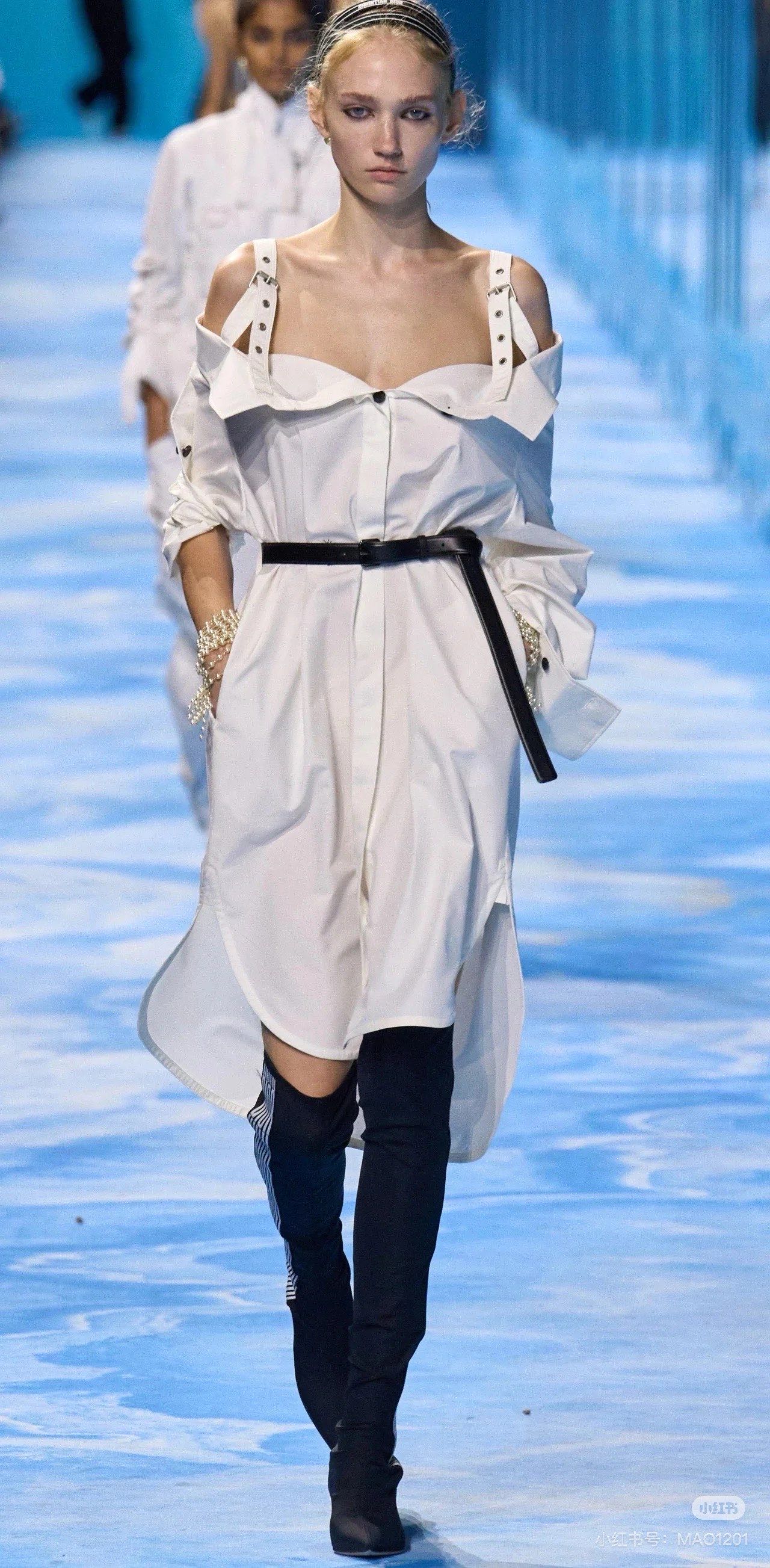 NO:327602,Model number D25032915 Dio* newest custom cotton fabric, fashionable and sexy one-shoulder suspender design loose and versatile long-sleeved shirt dress!  Black, white, (M size front bust 112/116, sleeve length 45, 87 length without shoulder straps),,dior, skirts,shirts,alexander wang19860909款号D25032915 Dio*新款定制棉质面料、时尚性感一字肩吊带设计宽松百搭长袖衬衫连衣裙！黑色、白色、（M码前胸围112/116,袖长45,衣长87不含肩带）,,dior,skirts,shirts,alexander wang,Women's clothing