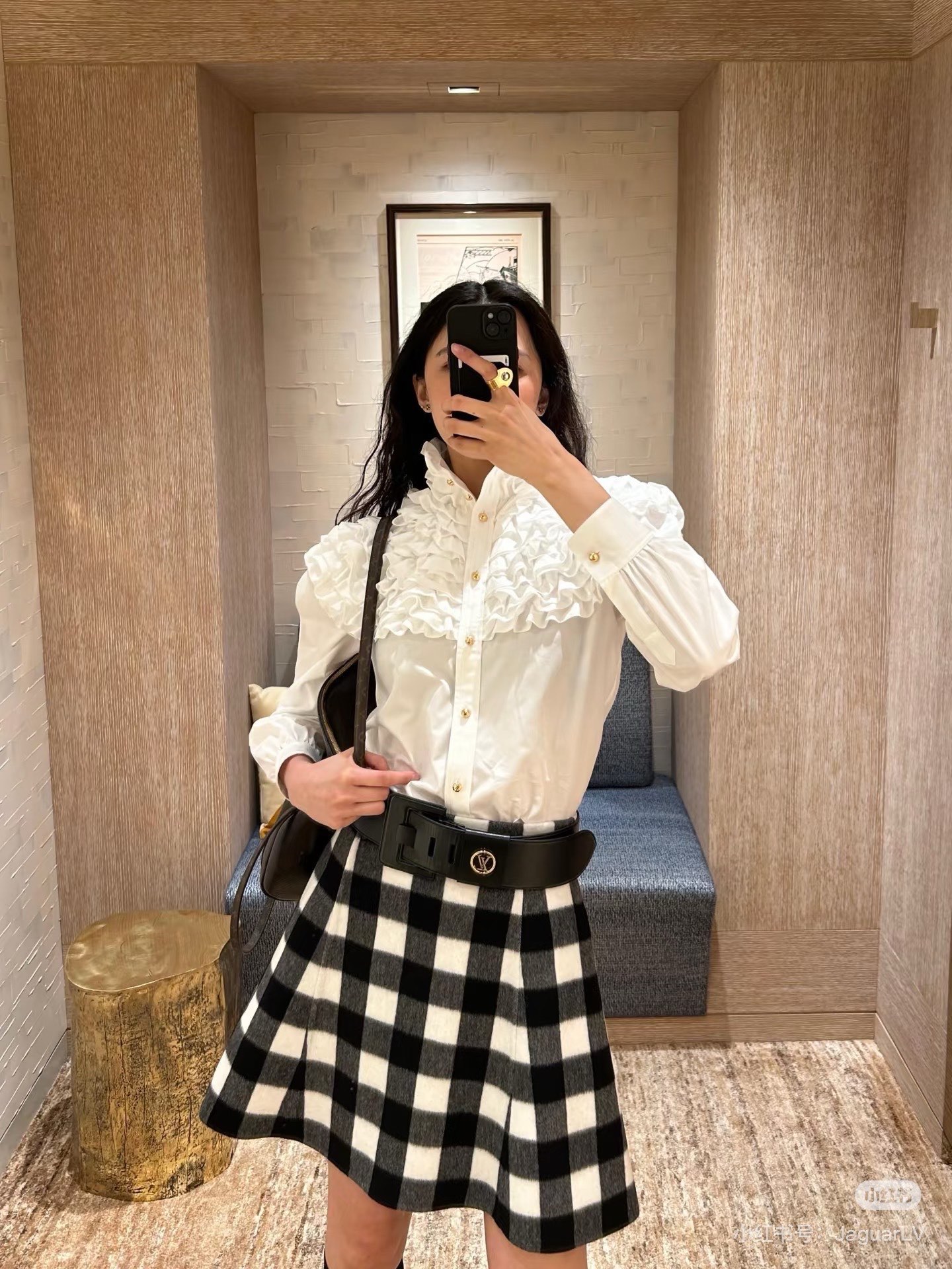 NO:485475,Model number D25090345 LOUIS*Dujia LV new model customized original letter logo gold button wood ear lace decoration loose and fashionable stand collar long sleeve cotton shirt!  White, (L size shoulder width 46, bust 112, sleeve length 63, clothing length 69), louis vuitton, louis vuitton, louis vuitton, louis vuitton, louis vuitton, alexander wang19860909款号D25090345 LOUIS*驴家LV新款 定制原版字母logo金扣木耳边花边装饰宽松时尚气质立领长袖棉衬衣！白色,（L码肩宽46,胸围112,袖长63,衣长69）发,,louis vuitton,louis vuitton,louis vuitton,louis vuitton,alexander wang,Women's clothing