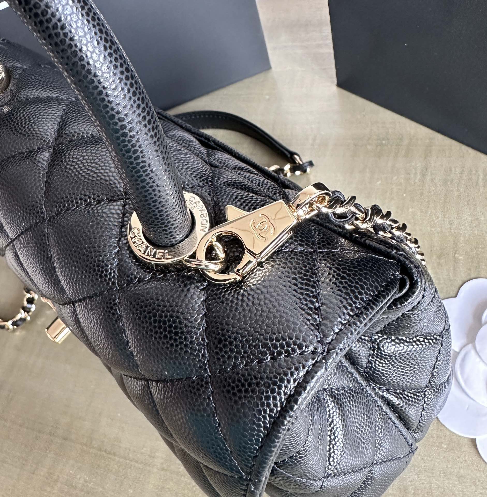 Chanel Luxury Designer Handbag Shoulder Bag in fine calfskin 5