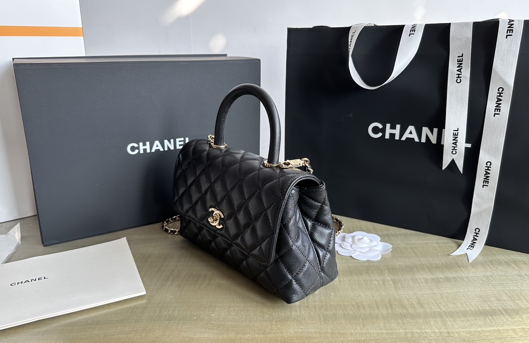 Chanel Luxury Designer Handbag Shoulder Bag in fine calfskin 3