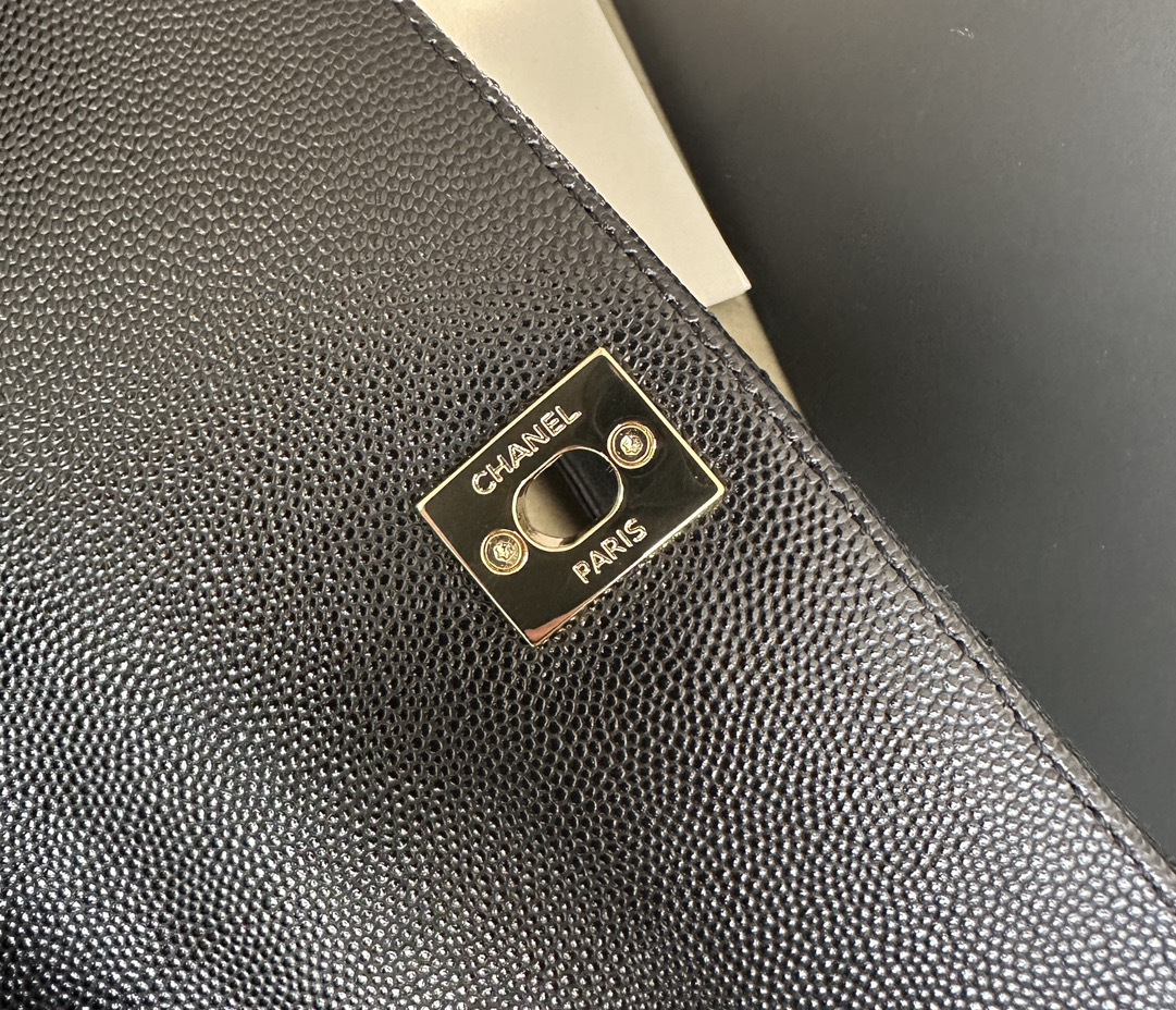 Chanel Luxury Designer Handbag Shoulder Bag in fine calfskin 9