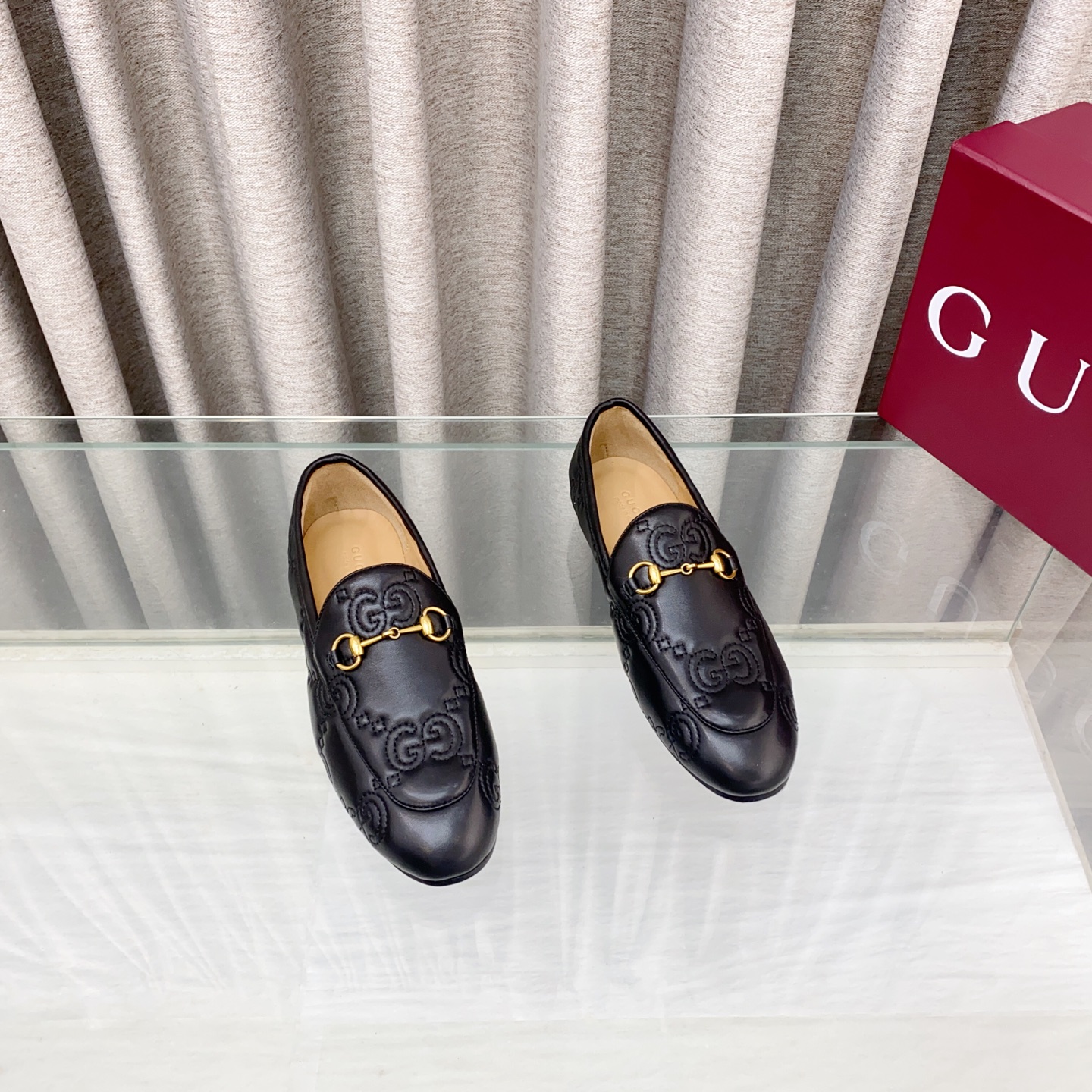 NO:414170,Gucci Gucci counter new style horse-bit loafers, imported leather/beef tiles, sheepskin inner footbed, original molded horse-bit, leather outsole, heel 1.5cm Size35~39 (40 and 41 custom made without return or exchange), loafers, gucci, gucci, loafers, sheepskin, Leather soles19860909Gucci古驰专柜新款饰马衔扣乐福鞋 材料进口皮面/牛猄,羊皮内里垫脚,原版开模马衔扣,真皮大底 ,鞋跟1.5cm Size35～39（40、41定做不退换）,乐福鞋,gucci,gucci,loafers,sheepskin,Leather soles,Women's Shoes