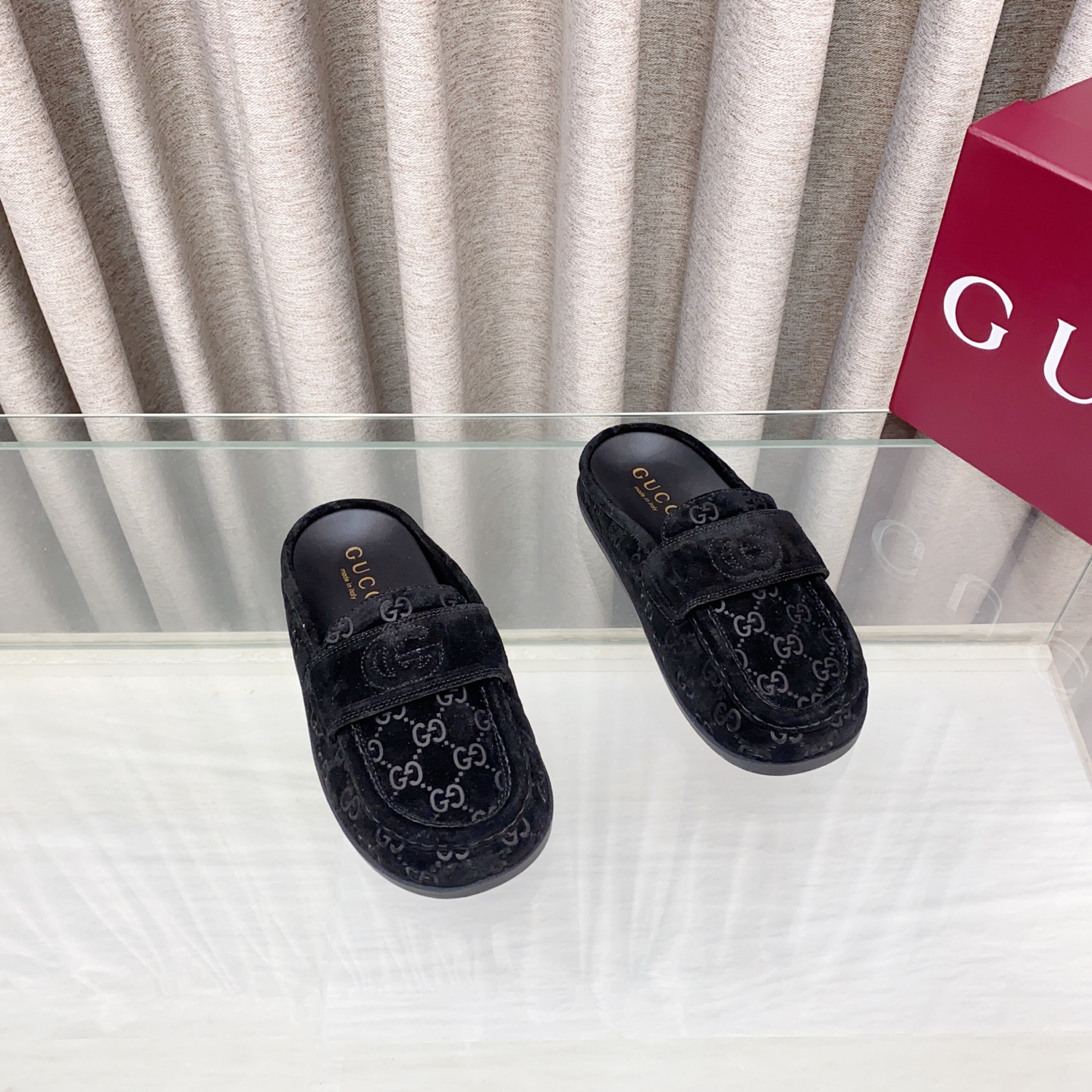 NO:414184,gucci Gucci counter latest color classic fashion half-pack slippers Original 1:1 copy, sheepskin footbed, Italian leather outsole Size 35~39 (40, 41 custom made without return or exchange), semi-drag, gucci, gucci, slippers, sheepskin, Leather soles19860909gucci 古驰专柜最新色经典时尚半包拖鞋 原版1:1复制,羊皮垫脚,意大利真皮大底 码数35～39（40、41定做不退换）,半拖,gucci,gucci,slippers,sheepskin,Leather soles,Women's Shoes