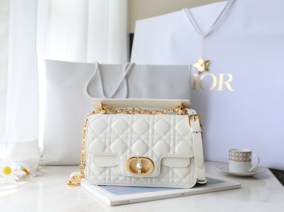 Dior 1:1
 Bags Handbags White Cowhide Resin