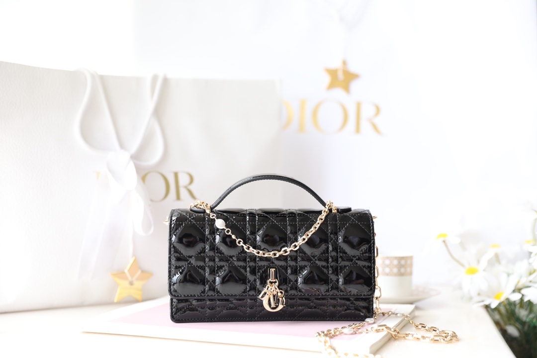 Dior Lady Clutches & Pouch Bags Black Patent Leather Chains