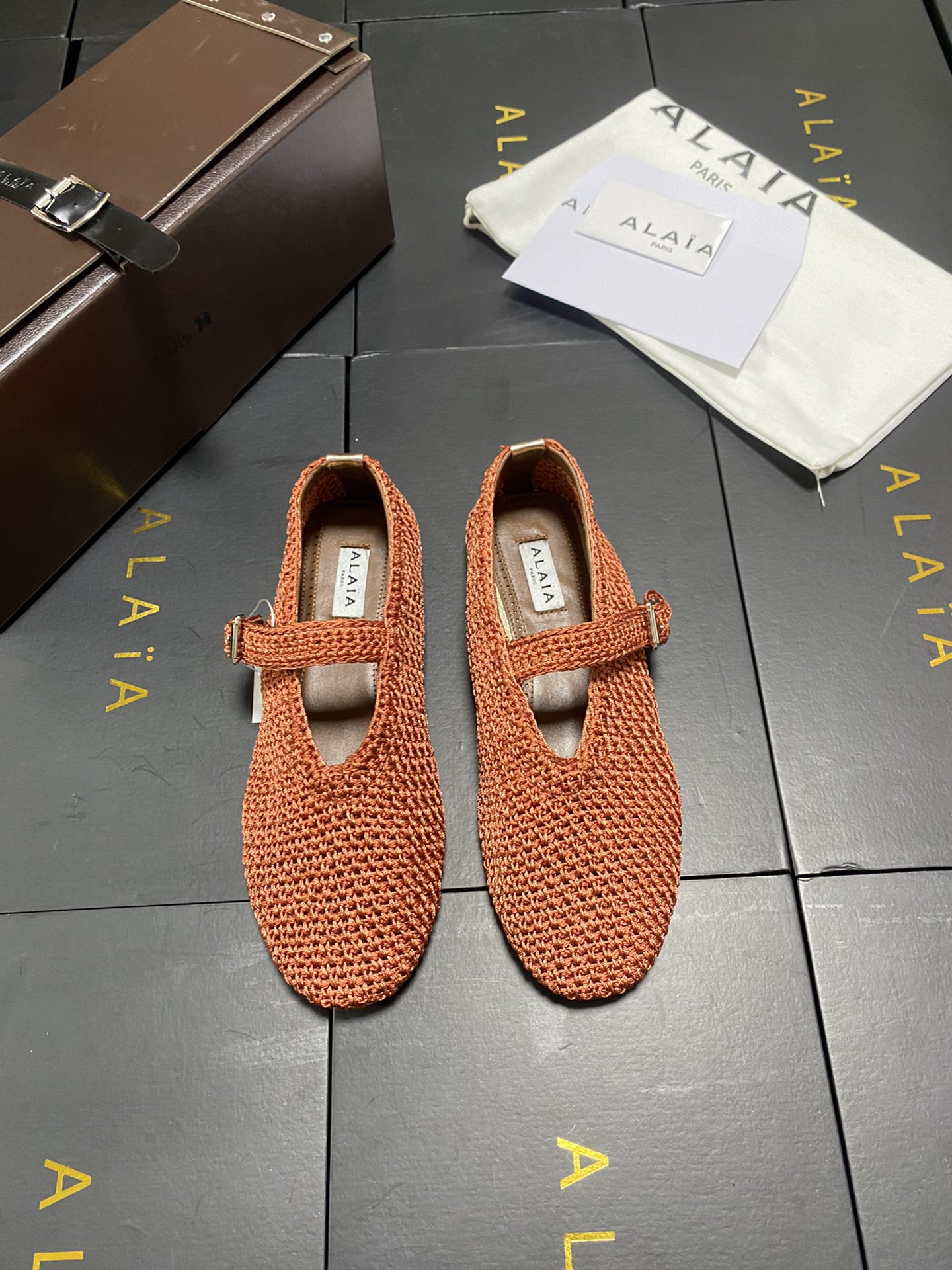 NO:419172,Alaia catwalk flat ballet shoes flat shoes!  Sweet and cool ballet style, a ballet shoes with super popular, romantic, charming, comfortable and versatile. Original custom knitted fabric, sheepskin lining, private molded rubber non-slip sole, size 35-41 (40/41 custom made without return or exchange), ballet shoes, alaia, sheepskin19860909Alaia 走秀款平底芭蕾鞋平底单鞋！ 甜酷芭蕾风,人气超高的一款芭蕾鞋,浪漫又迷人舒适百搭. 原版订制针织面料, 羊皮内里,私模橡胶防滑大底, 码数35-41（40/41定做不退换）,芭蕾舞鞋,alaia,sheepskin,Women's Shoes