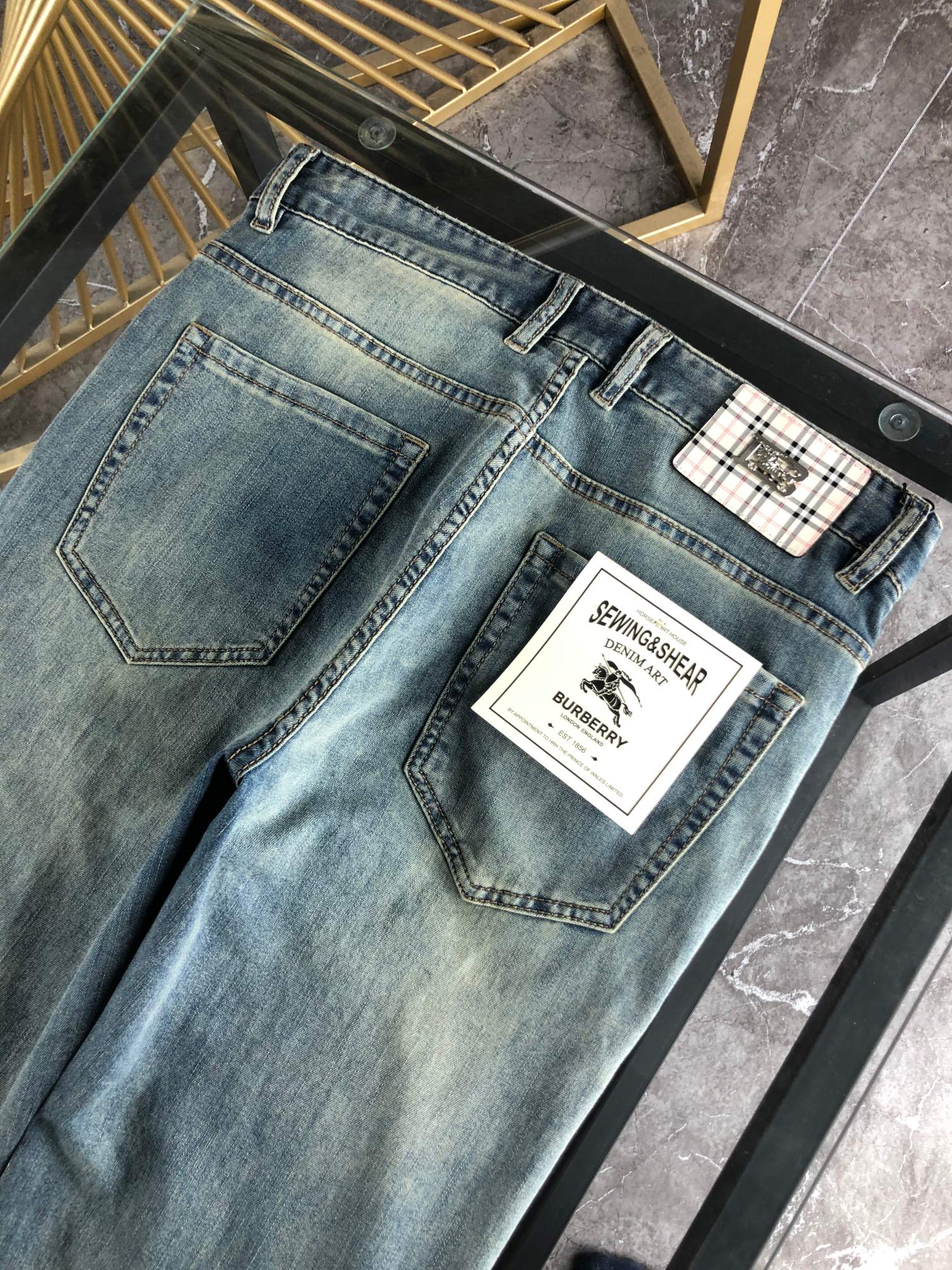 巴宝莉春夏新品专柜有售实体店极品牛仔裤专柜原版1:1好货适合各个年龄段市场最高版本的欧洲进口面料舒适柔软