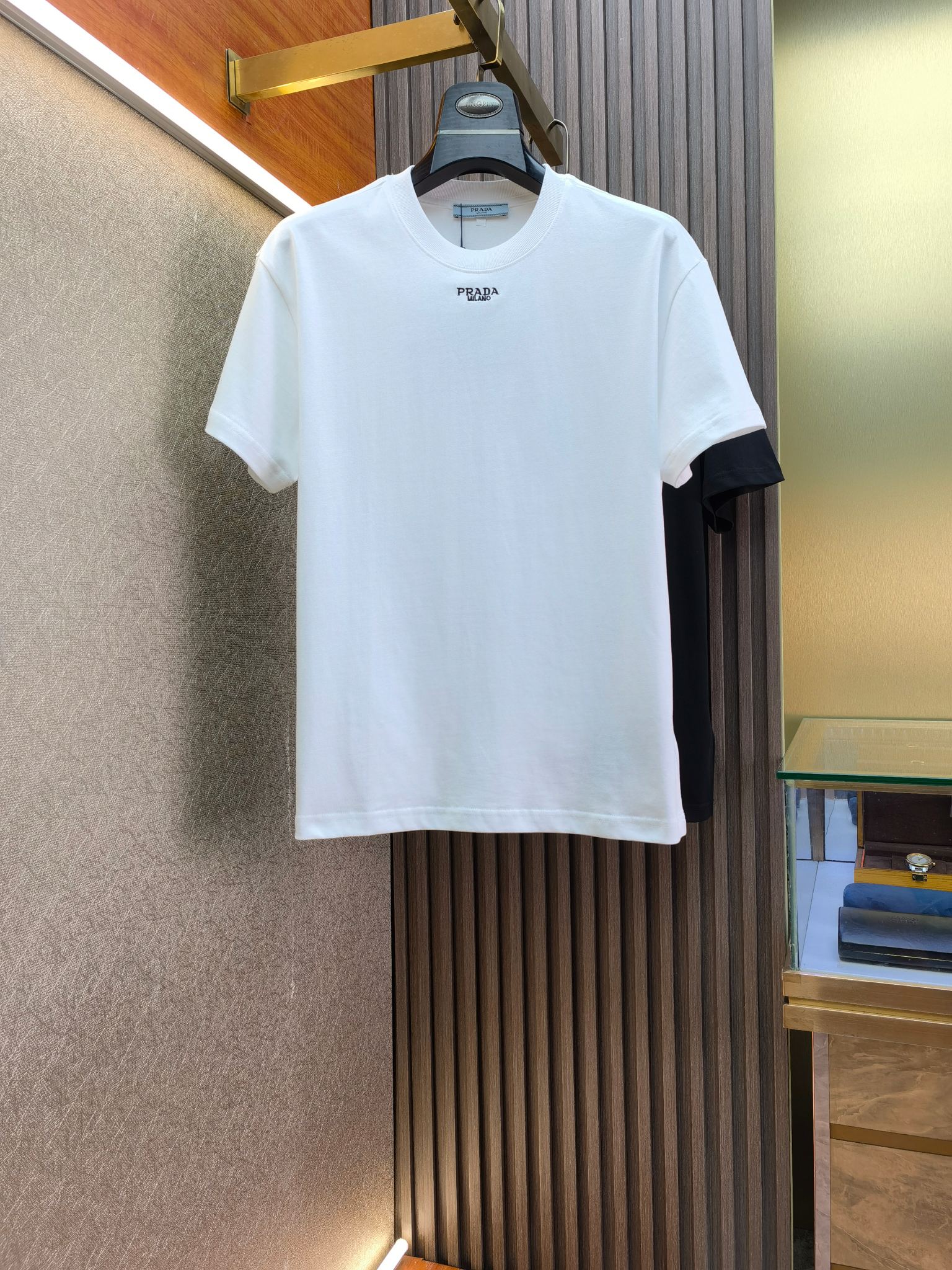 Prada Kleidung T-Shirt Stickerei Männer Baumwolle Fashion Kurzarm