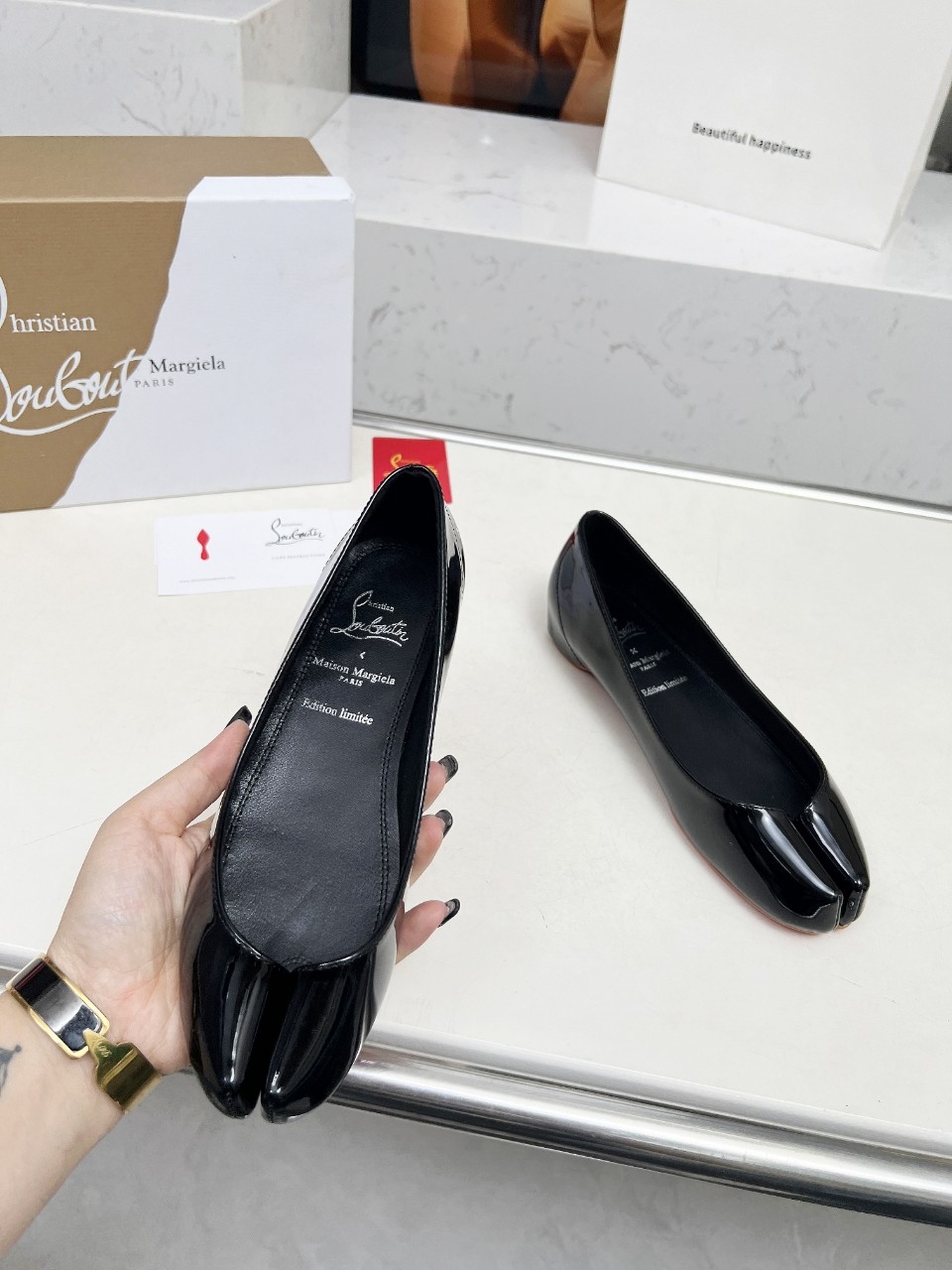 NO:260896,CL x Maison Margiel joint brand invisible height increase of 2cm latest split-toe single shoe original 1:1 mold opening, after 9982 days of last debugging, the large-scale goods finally came out. ⑥ Color selection, original upper material black, footbed sheepskin, large-soled original mold opening, size 35~41 (41 size customization without return and exchange), split-toe shoes, christian louboutin, sheepskin19860909CL x Maison margiel联名 隐形增高2cm 最新款分趾单鞋 原版1:1开模,历经九九八十二天楦头的调试,终于出大货了.⑥色选 鞋面原版材料黑色 垫脚羊皮 大底原版开模大底 码数35~41码（41码定制不退换）,分趾鞋,christian louboutin,sheepskin,Women's Shoes