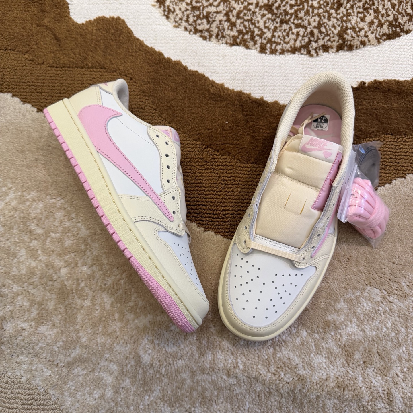 Nike Air Jordan 1 Low White Pink