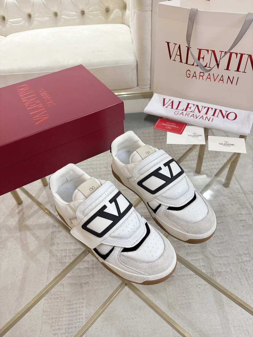 Valentino Leisure Shoes: Top Edition, Original 1:1 Development, Premium Materials, Synchronized Packages - 图片 2