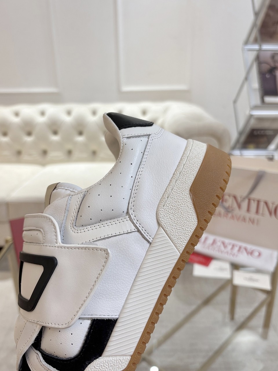 Valentino Leisure Shoes: Top Edition, Original 1:1 Development, Premium Materials, Synchronized Packages - 图片 7