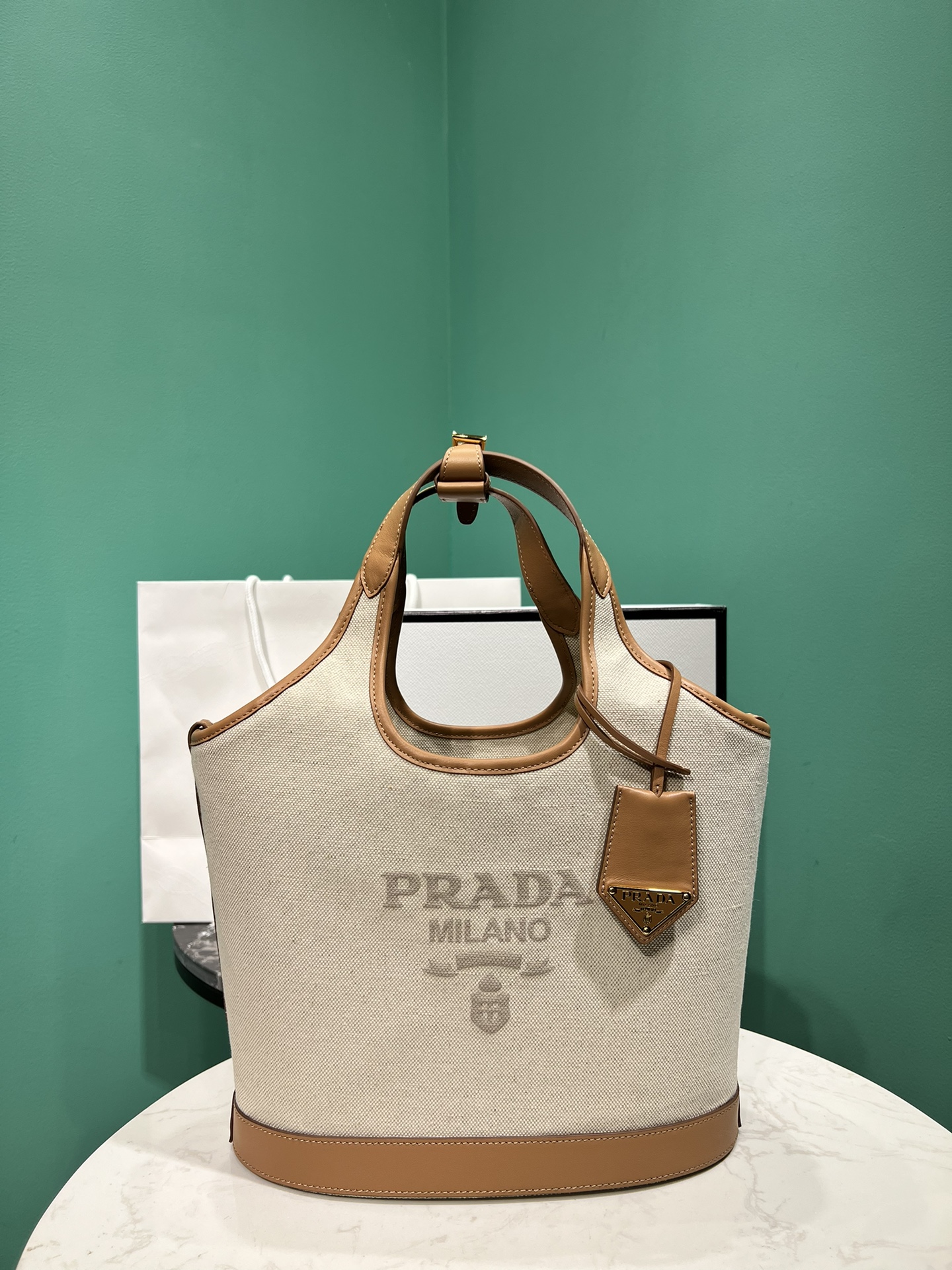 Waar kun je replica kopen
 Prada Tassen Tote Tas Bruin Canvas Linnen