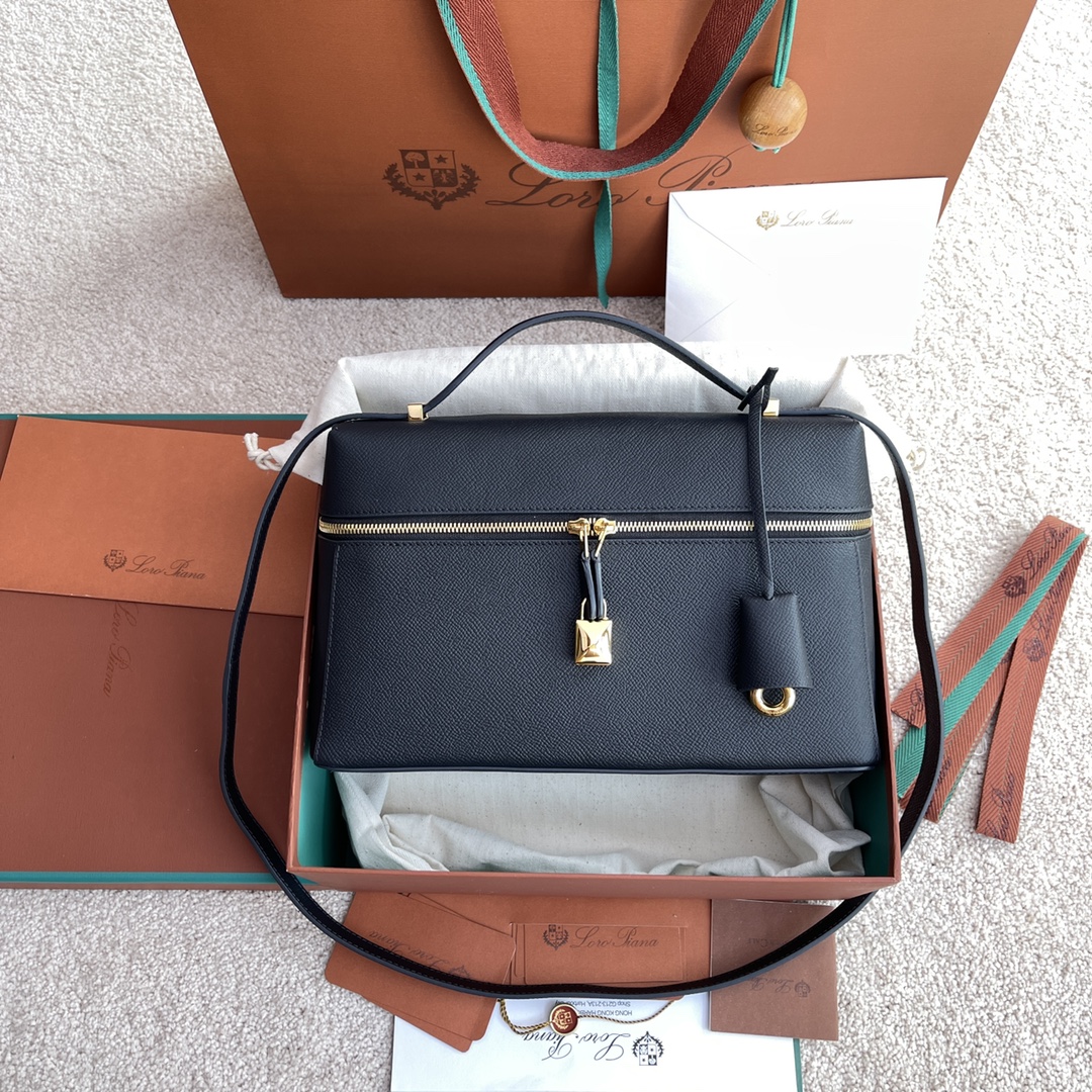 NO:205677,(Not available for packaging) Extra quality Loro Piana new Extra Bag L27# palm pattern dark blue [imported original leather   pure steel gold hardware] wide opening small bag, double zipper opening, can create a versatile bag, small inner bag, button opening and closing, brand-specific lock head, leather label hanging decoration, padlock head. LP new bag #LP wealth bag #Excellent pair version #Daily versatile LP latest lunch box bag #L autumn and winter new model #height 16*width 27*deep 10cm calfskin/item number FAN palm pattern 3462,LP,loro pigana,loro pigana,cowhide19860909(不配包装)特级品质 Loro Piana新款Extra Bag L27#掌纹深蓝【进口原厂皮 纯钢金色五金】宽开口小袋,双拉链开口,可打造出百搭包包,内配小内袋,按钮开合,配品牌专用锁头,皮牌挂饰,可挂锁头. LP新款包包#LP发财包#特级对版#每日百搭 LP最新款饭盒包#L秋冬新款# 高度16*宽度27*深度10cm 小牛皮/货号FAN掌纹 3462,LP,loro piana,loro piana,cowhide,Bag