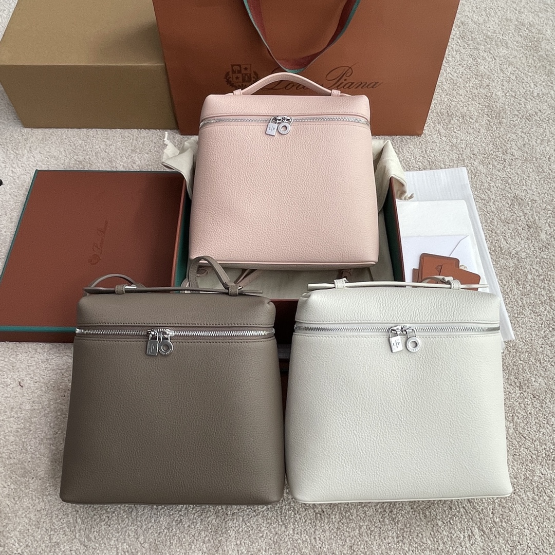 NO:199619,~(not suitable for packaging) Extra Pocket L backpack ~ Calfskin/item number: FAM 4041, LP, loro piana, cowhide19860909～(不配包装) Extra Pocket L双肩包～ 小牛皮/货号:FAM 4041,LP,loro piana,cowhide,Bag