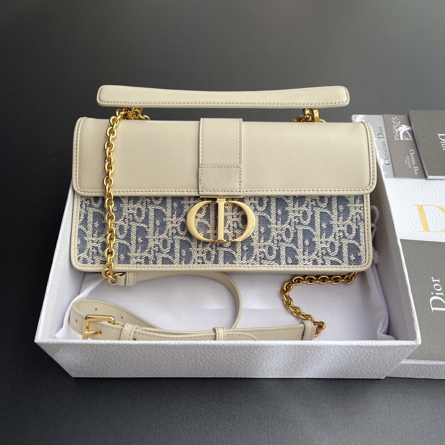 【顶级高端～进口材料】30Montaigne 
这款30Montaigne ToP Handle手袋采用