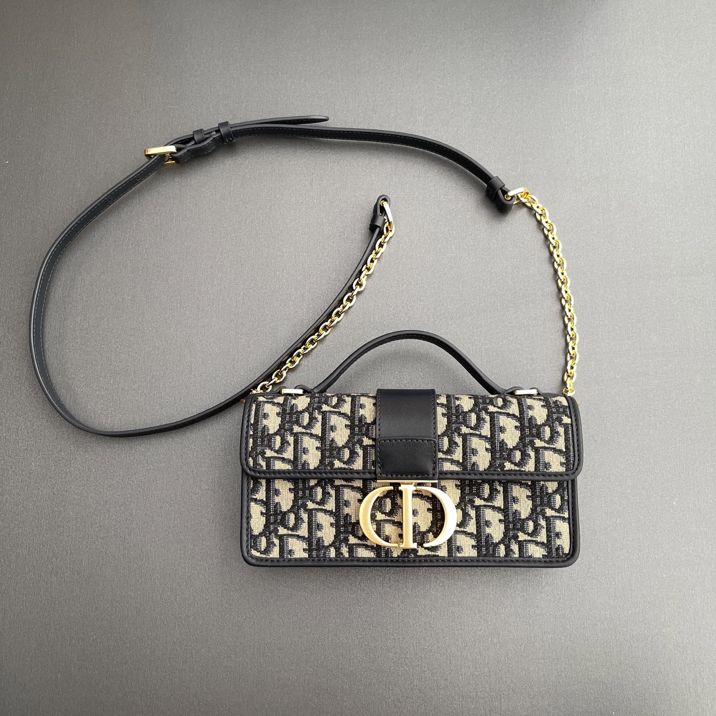 【顶级高端～进口材料】
Miss Montaigne 迷你链条手袋

编号：M2356 
规格：w20×