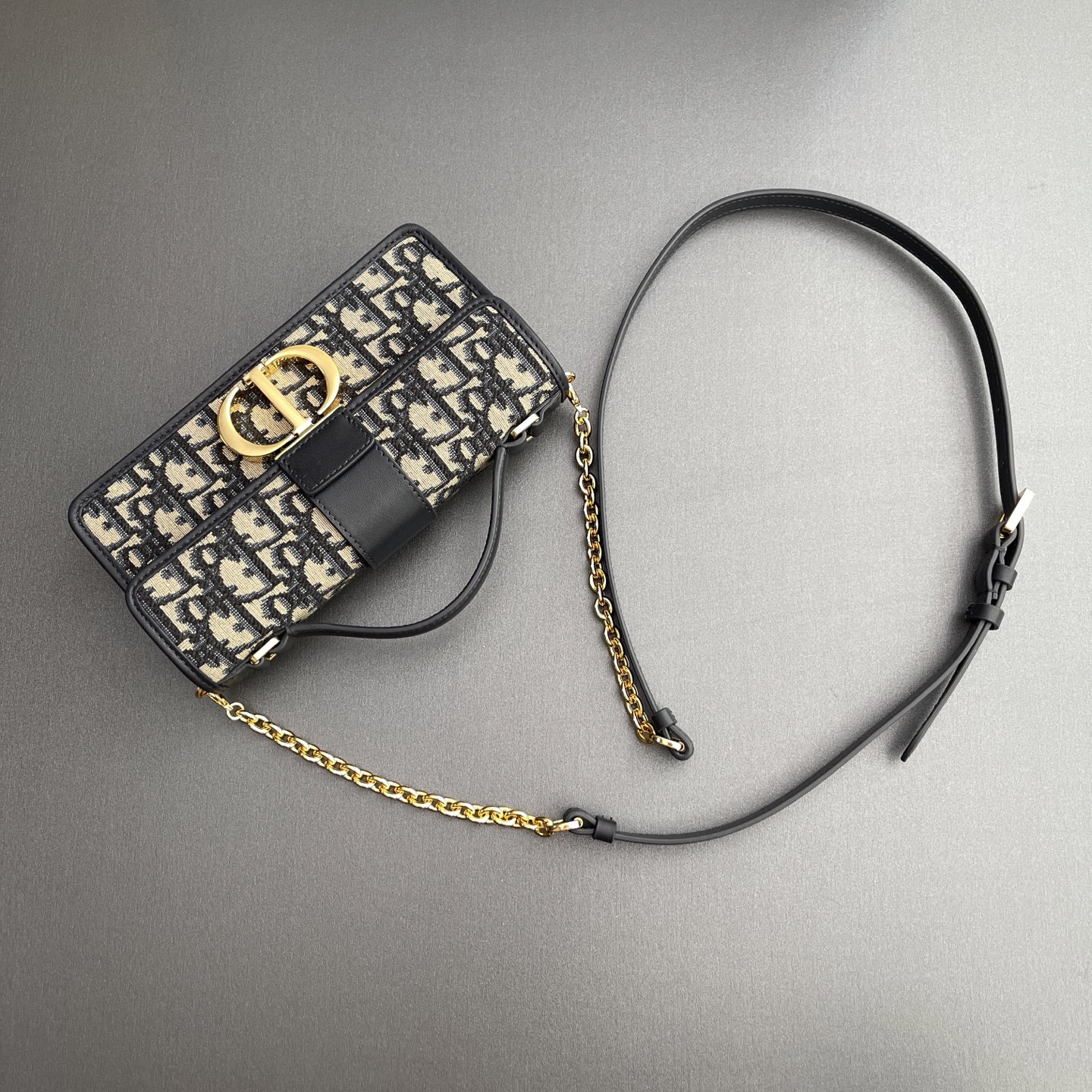 【顶级高端～进口材料】
Miss Montaigne 迷你链条手袋

编号：M2356 
规格：w20×
