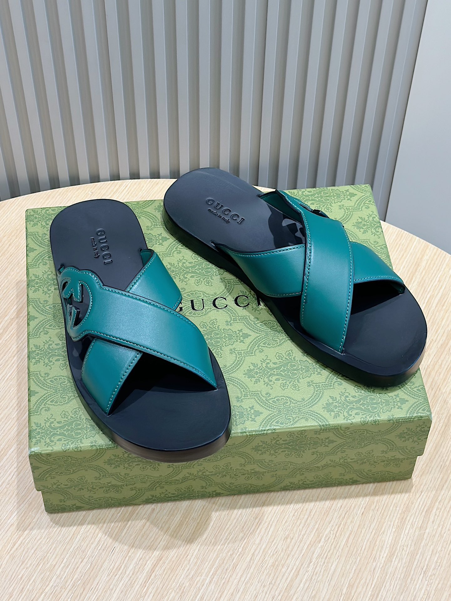 Gucci Scarpe Pantofole Acquista la migliore replica di alta qualità
 Nero Openwork Uomini Pelle bovina Cuoio genuino
