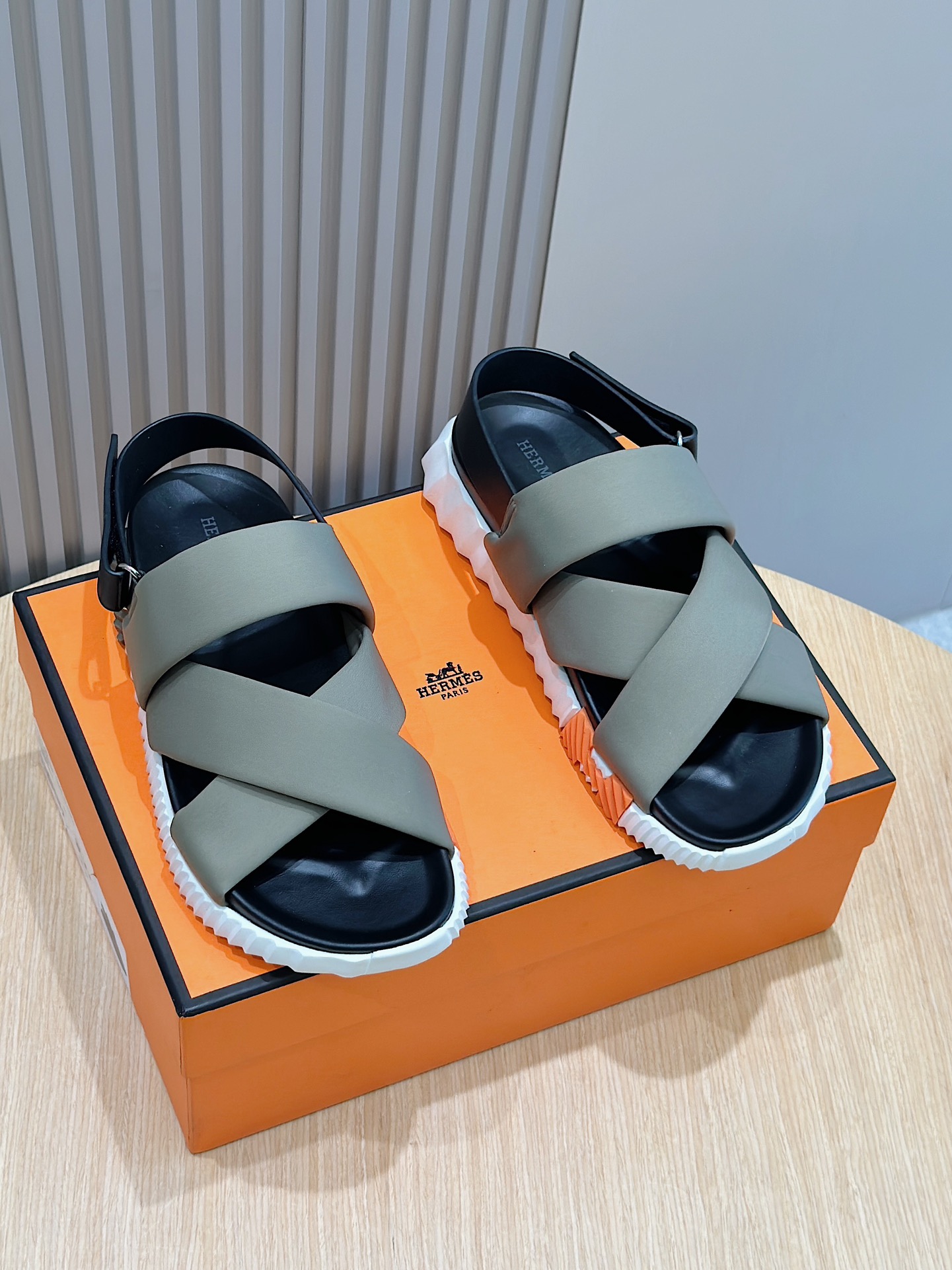 הרמס העתקים
 נעליים סנדלים גברים Calfskin שמואיzaire2006. kgm קווייד