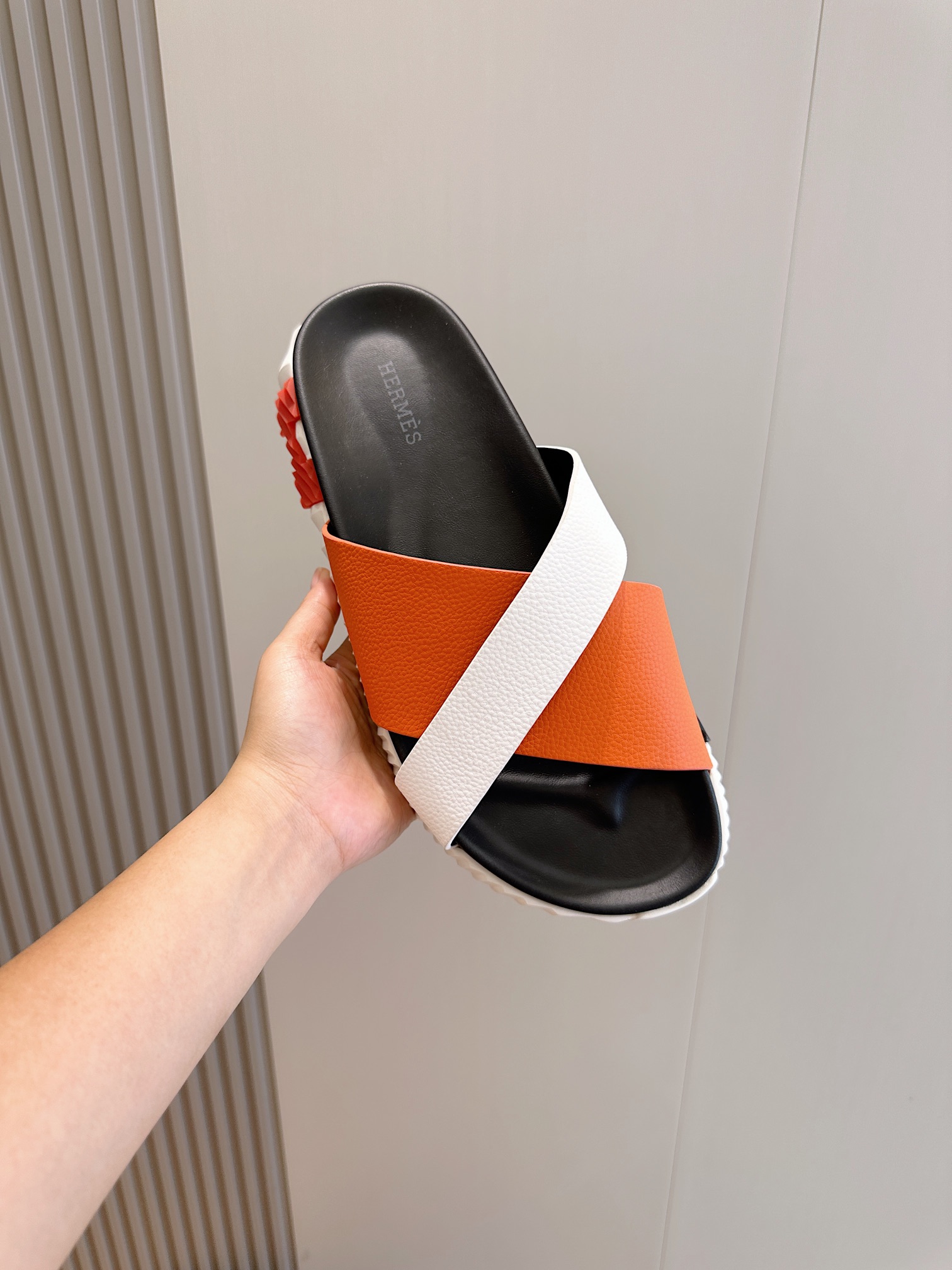 Hermes Men's Izmir Sandal: Stylish Leather Slides for Ultimate Comfort 5 i1722255397 1542 3