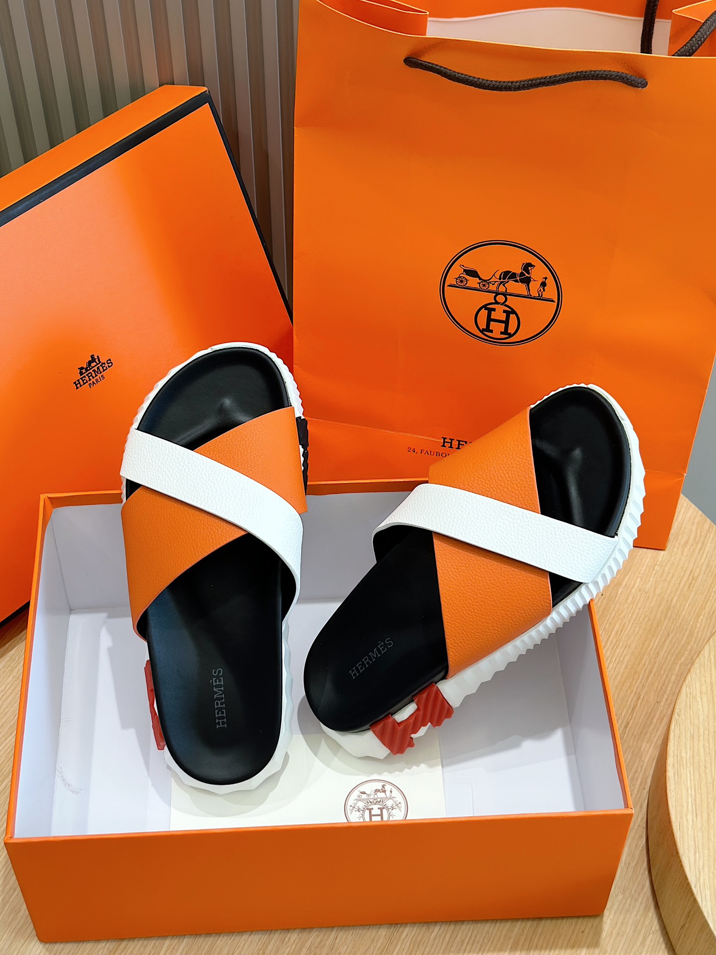 Hermes Men's Izmir Sandal: Stylish Leather Slides for Ultimate Comfort 9 i1722255397 1985 0