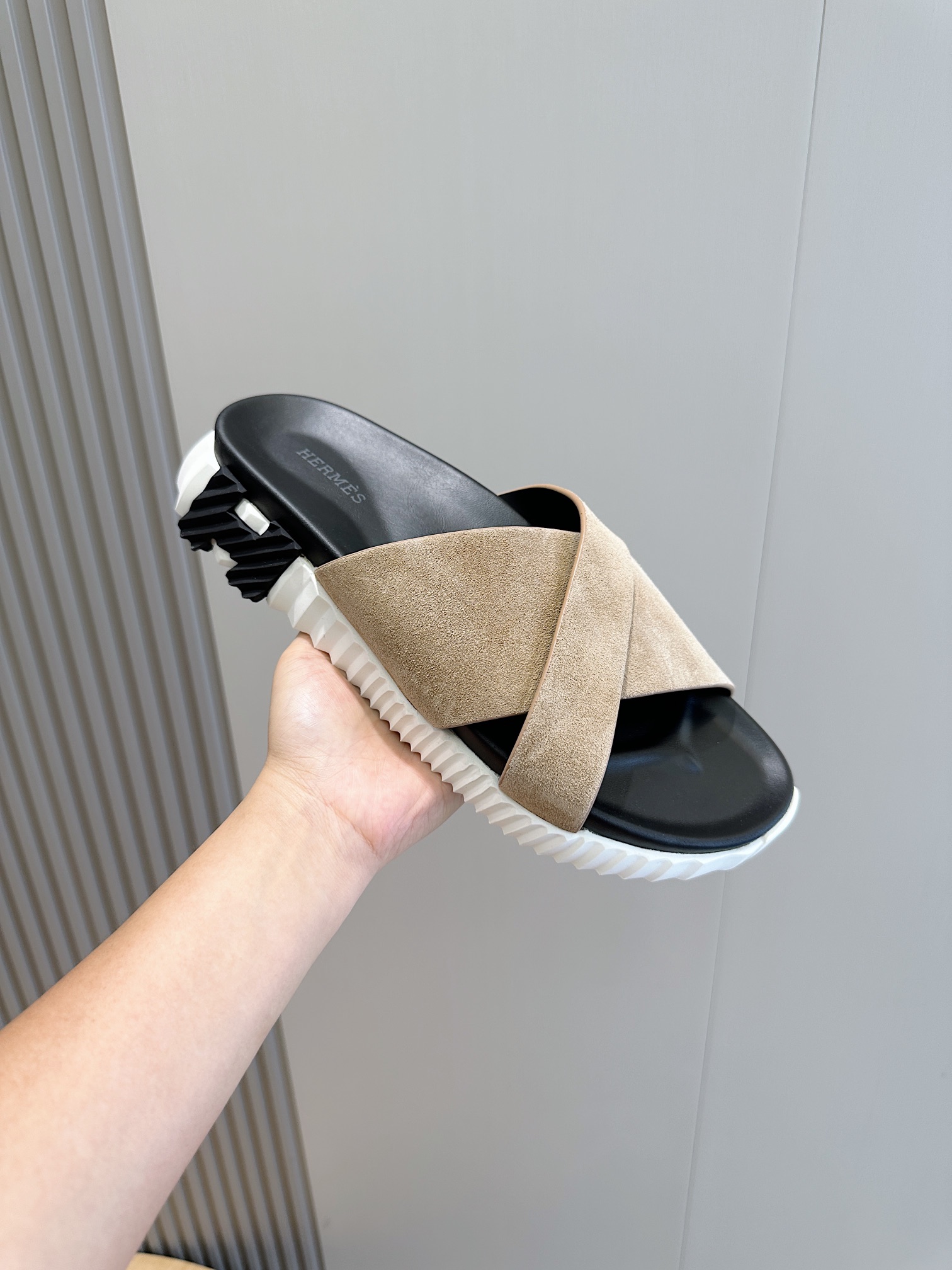 Hermès Men's Sandal: Stylish Leather Slides with Comfortable Footbed 6 i1722255615 2973 7