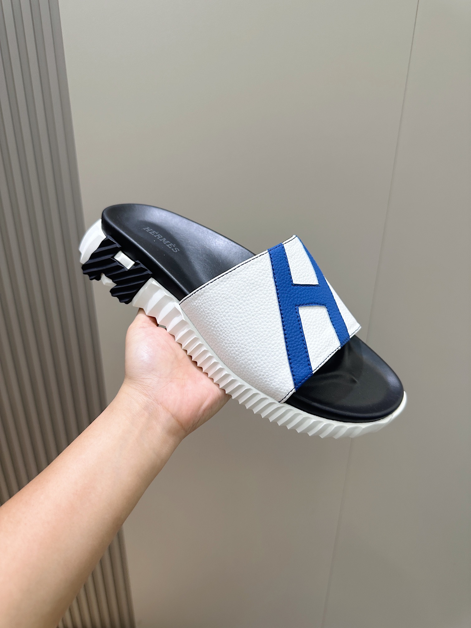 Hermes Men's Leather Slider Sandals with Iconic 'H' Design 6 i1722255812 6644 5