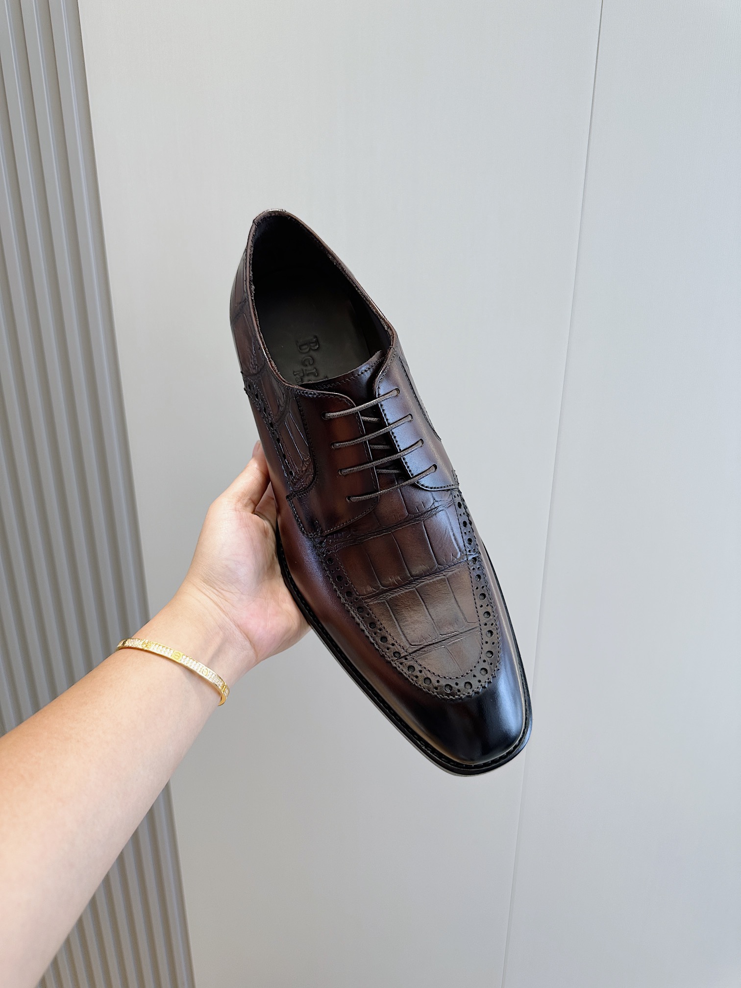 Berluti novos sapatos formais sapatos de negócios feitos à mão ouvir o ritmo da fricção para testemunhar o brilho gradual sobre os sapatos cada paciente e meticuloso processo para alcançar a excelência na arte do artesanato importado couro de vaca couro de vaca forro sola de couro Tamanho: 39-44 (38,45 personalizado) P1100-Fábrica de alta imitação