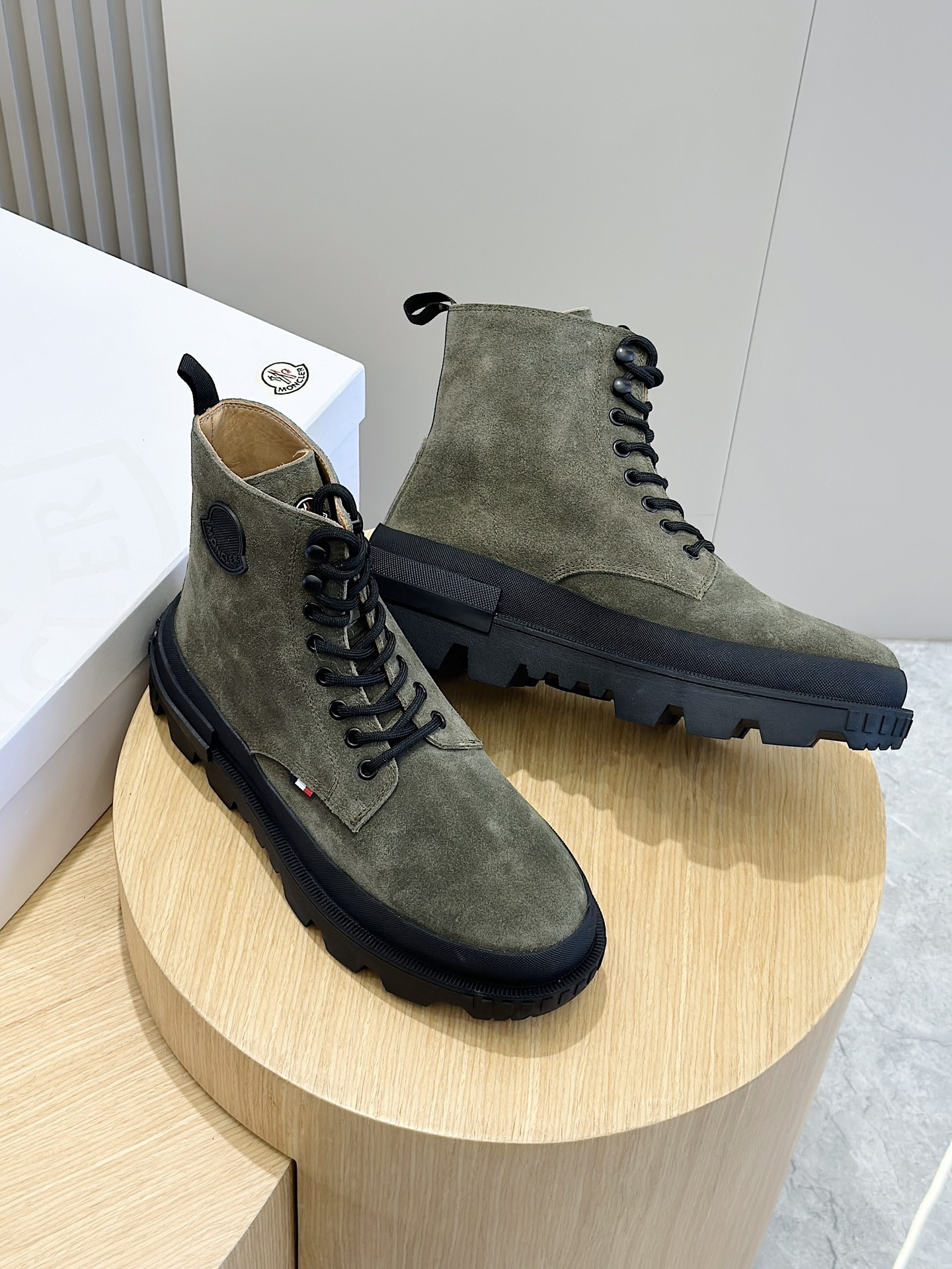 Moncler Zapatos Botas Martin de caña alta para hombre Reinterpretación de la herencia montañera de l