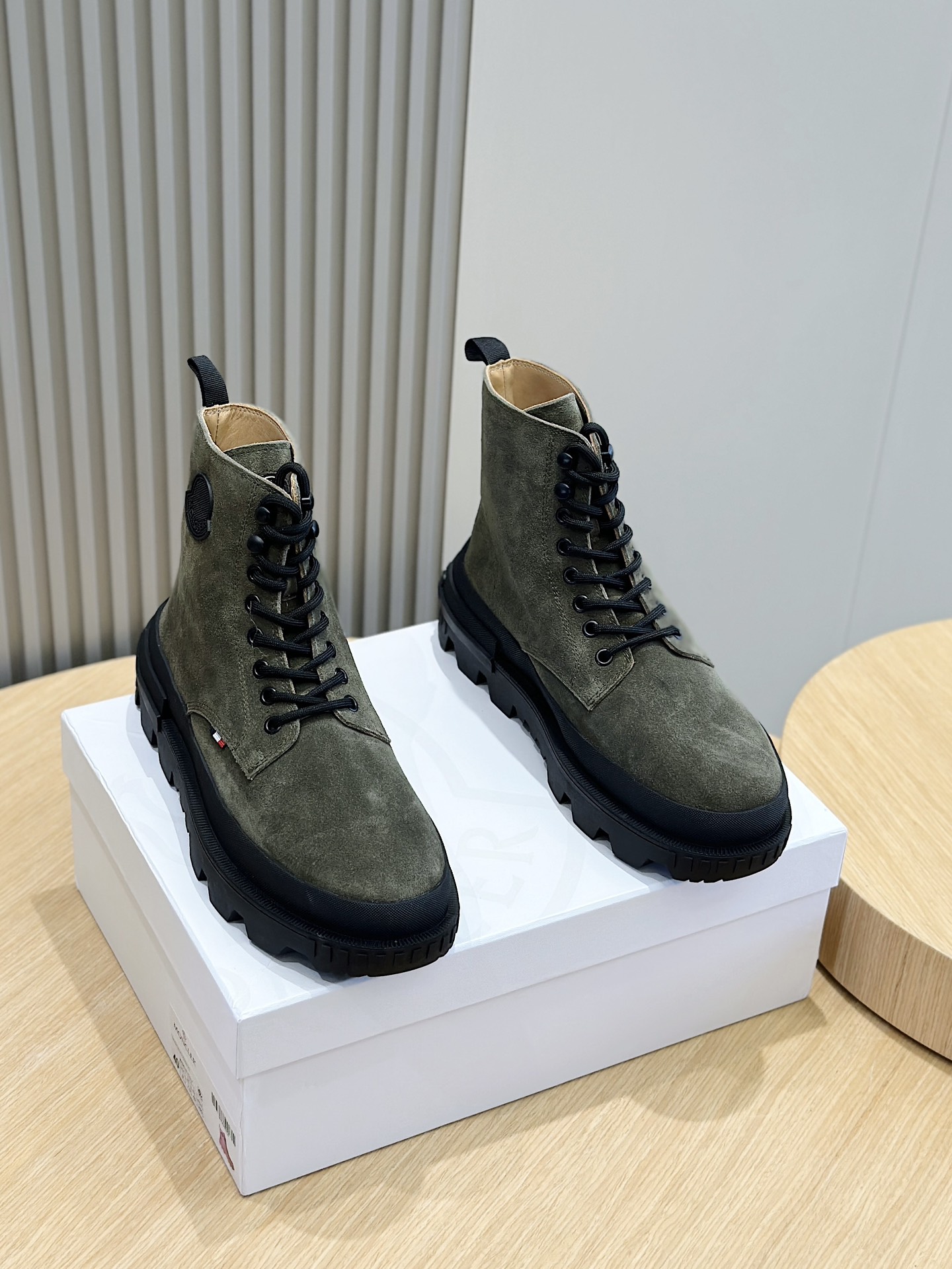 Moncler Zapatos Botas Martin de caña alta para hombre Reinterpretación de la herencia montañera de l
