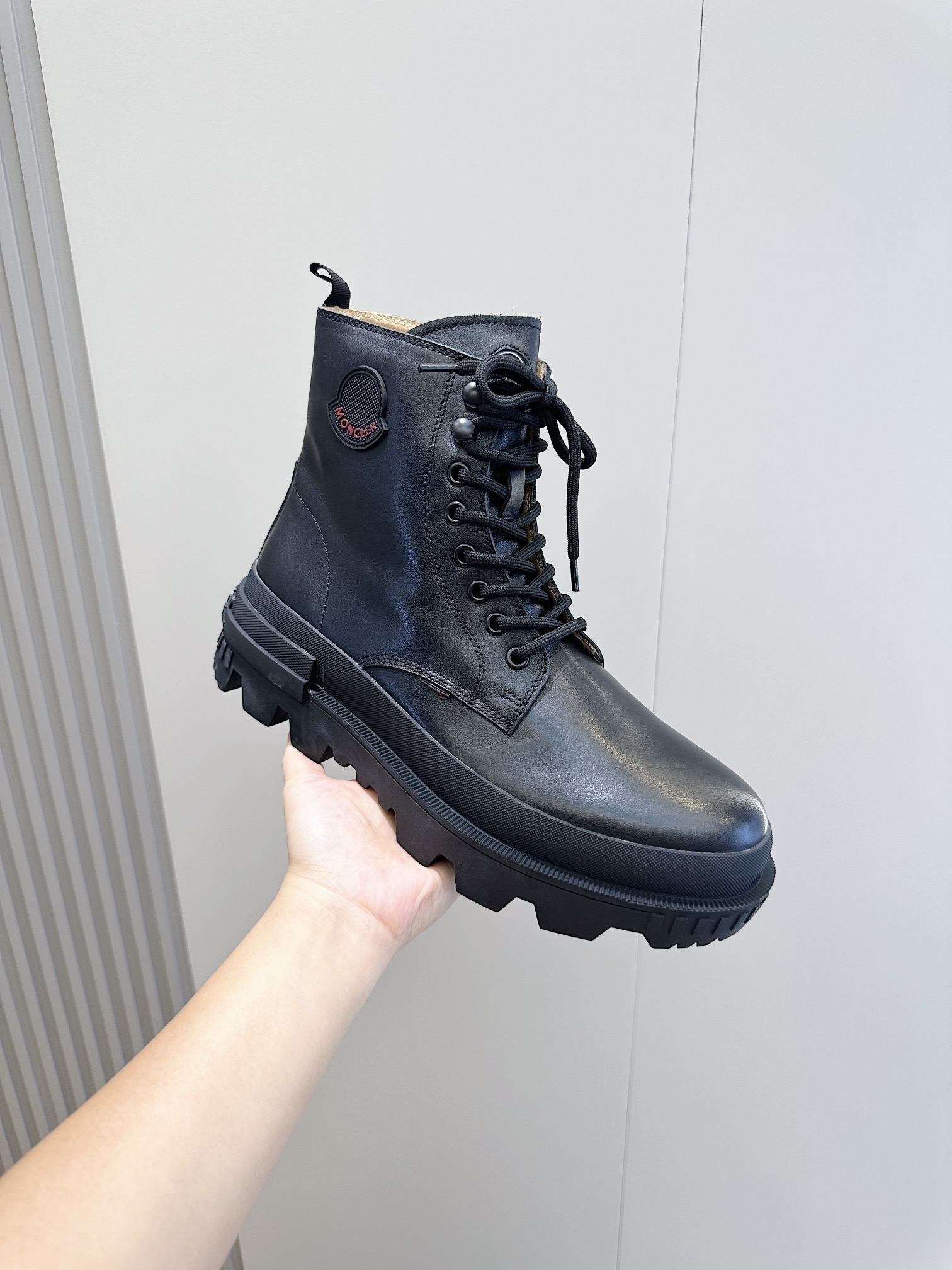 Moncler Zapatos Botas Martin de caña alta para hombre Reinterpretación de la herencia montañera de l