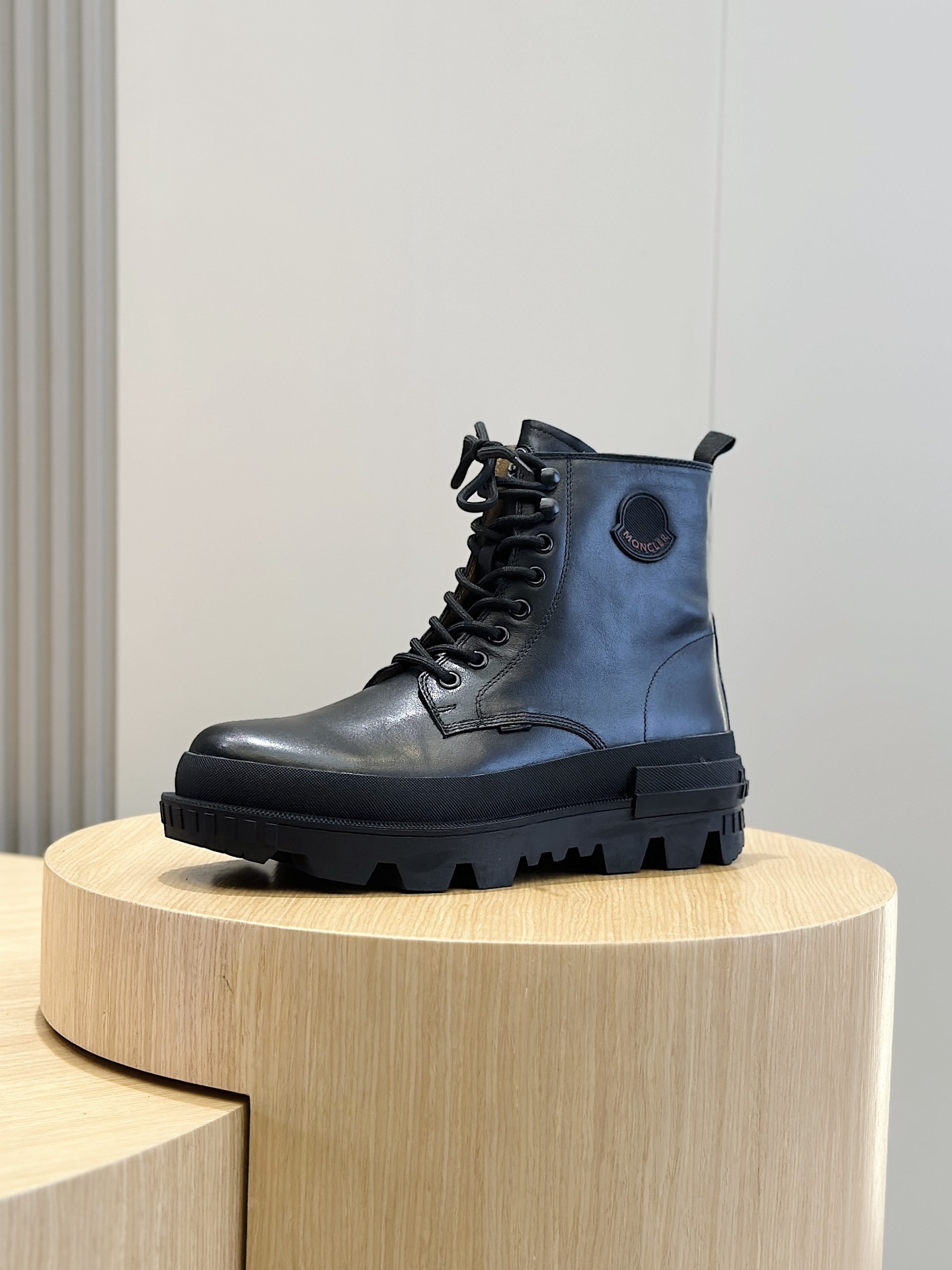 Moncler Zapatos Botas Martin de caña alta para hombre Reinterpretación de la herencia montañera de l